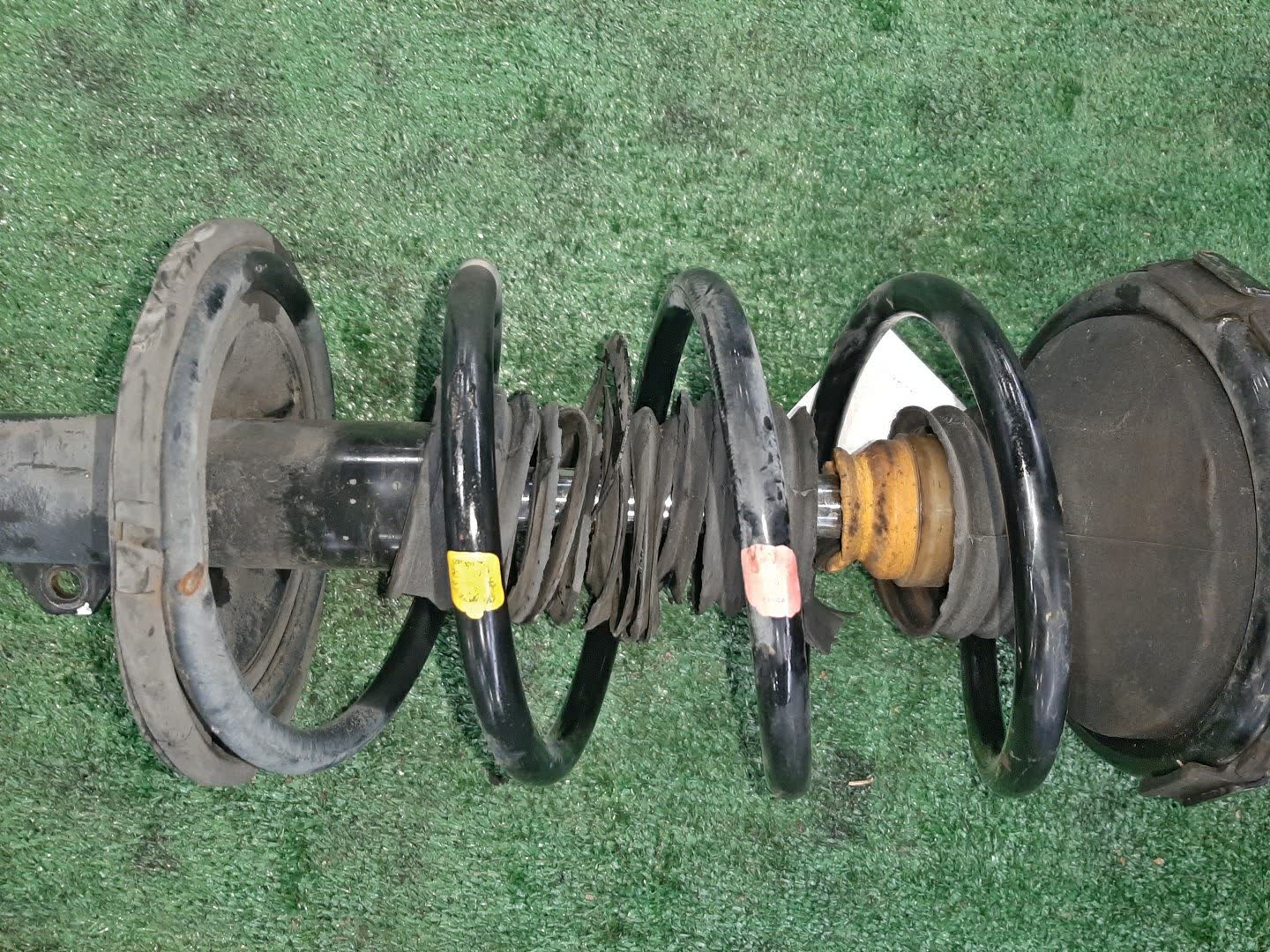 Стойка левая передняя TOYOTA VISTA, VISTA ARDEO ZZV50, AZV50, SV50, ZZV50G, SV50G, AZV50G 1ZZ-FE, 1AZ-FSE, 3S-FSE 3 ракурс