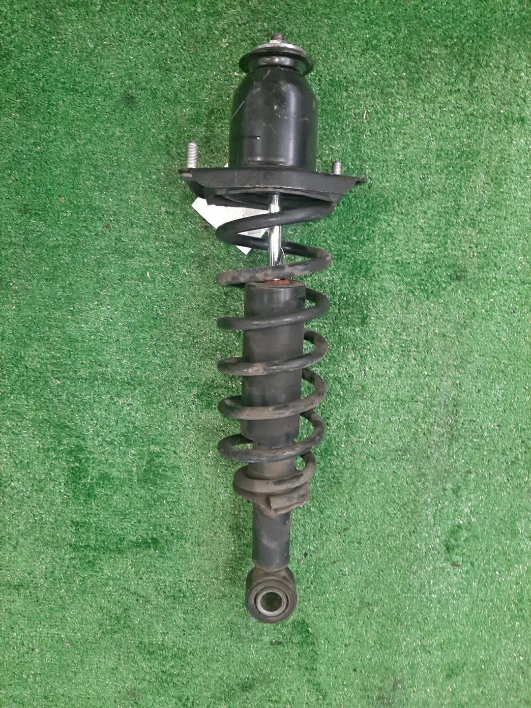 Стойка левая задняя TOYOTA COROLLA, OPA, PREMIO, COROLLA SPACIO, VISTA, ALLION, COROLLA FIELDER, ALLEX, COROLLA RUNX, SIENTA, WILL VS, VISTA ARDEO, COROLLA  AXIO NZE121, NZE120, NZE141, ZZE122, CE121, ZZE123, ACT10, ZCT10, ZZT240, NZT240, AZT240, NZE