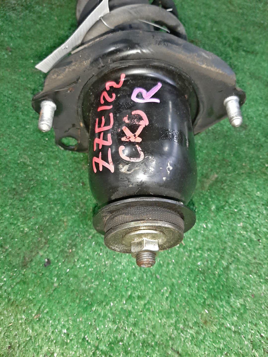 Стойка правая задняя TOYOTA COROLLA, OPA, PREMIO, COROLLA SPACIO, VISTA, ALLION, COROLLA FIELDER, ALLEX, COROLLA RUNX, SIENTA, WILL VS, VISTA ARDEO, COROLLA  AXIO NZE121, NZE120, NZE141, ZZE122, CE121, ZZE123, ACT10, ZCT10, ZZT240, NZT240, AZT240, NZ