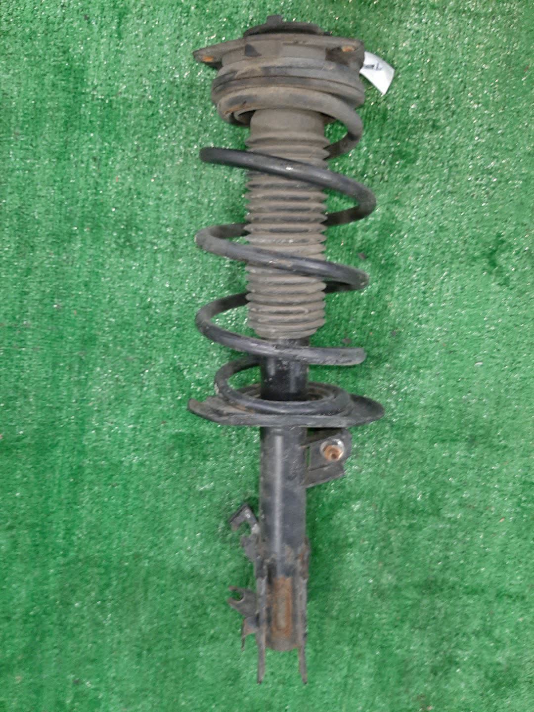 Стойка левая передняя  NISSAN DUALIS, X-TRAIL KNJ10, NJ10, NT31, DNT31, TNT31 MR20DE, M9R, QR25DE 1 ракурс
