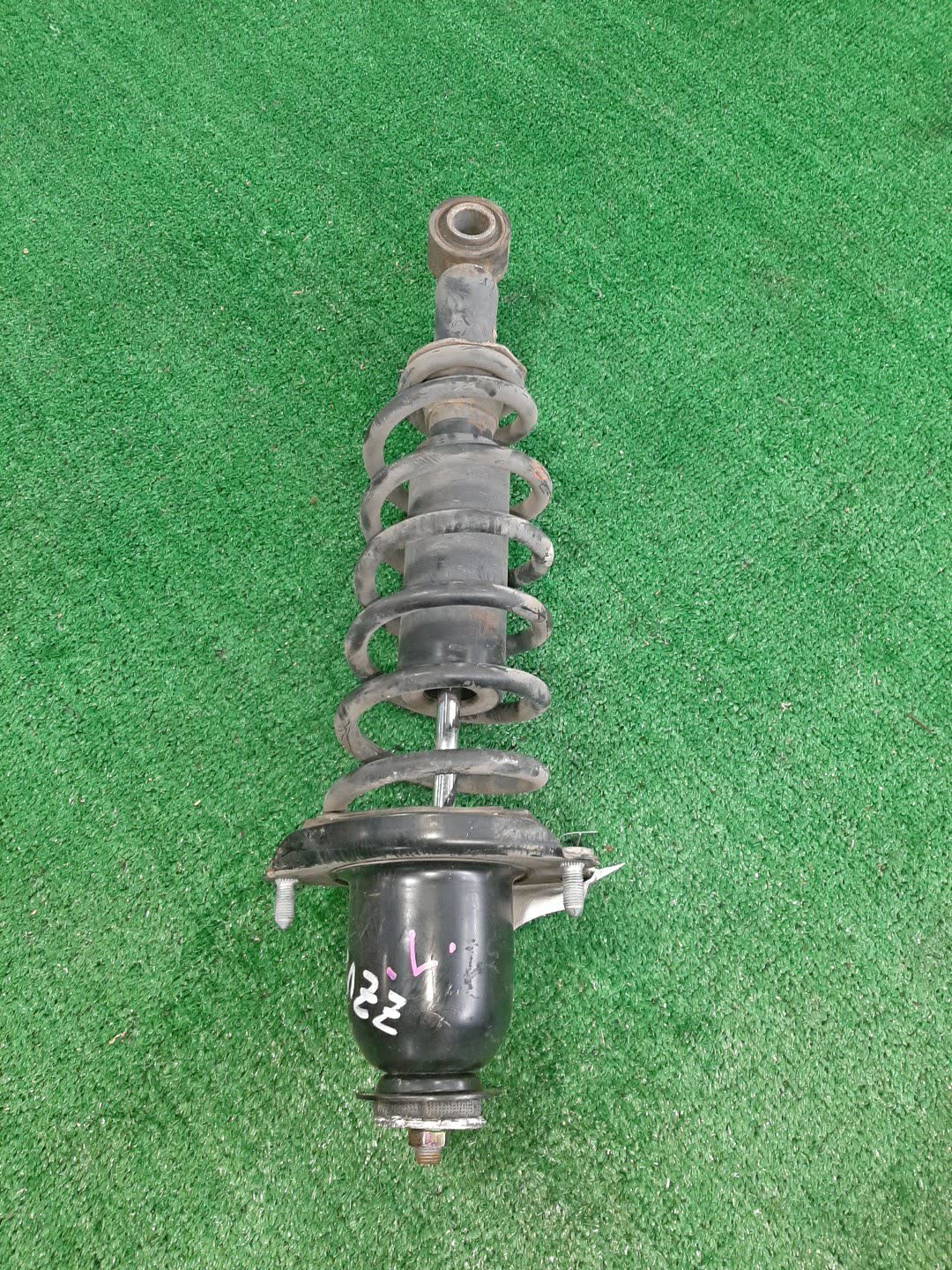 Стойка левая задняя TOYOTA COROLLA, OPA, PREMIO, COROLLA SPACIO, VISTA, ALLION, COROLLA FIELDER, ALLEX, COROLLA RUNX, SIENTA, WILL VS, VISTA ARDEO, COROLLA  AXIO NZE121, NZE120, NZE141, ZZE122, CE121, ZZE123, ACT10, ZCT10, ZZT240, NZT240, AZT240, NZE