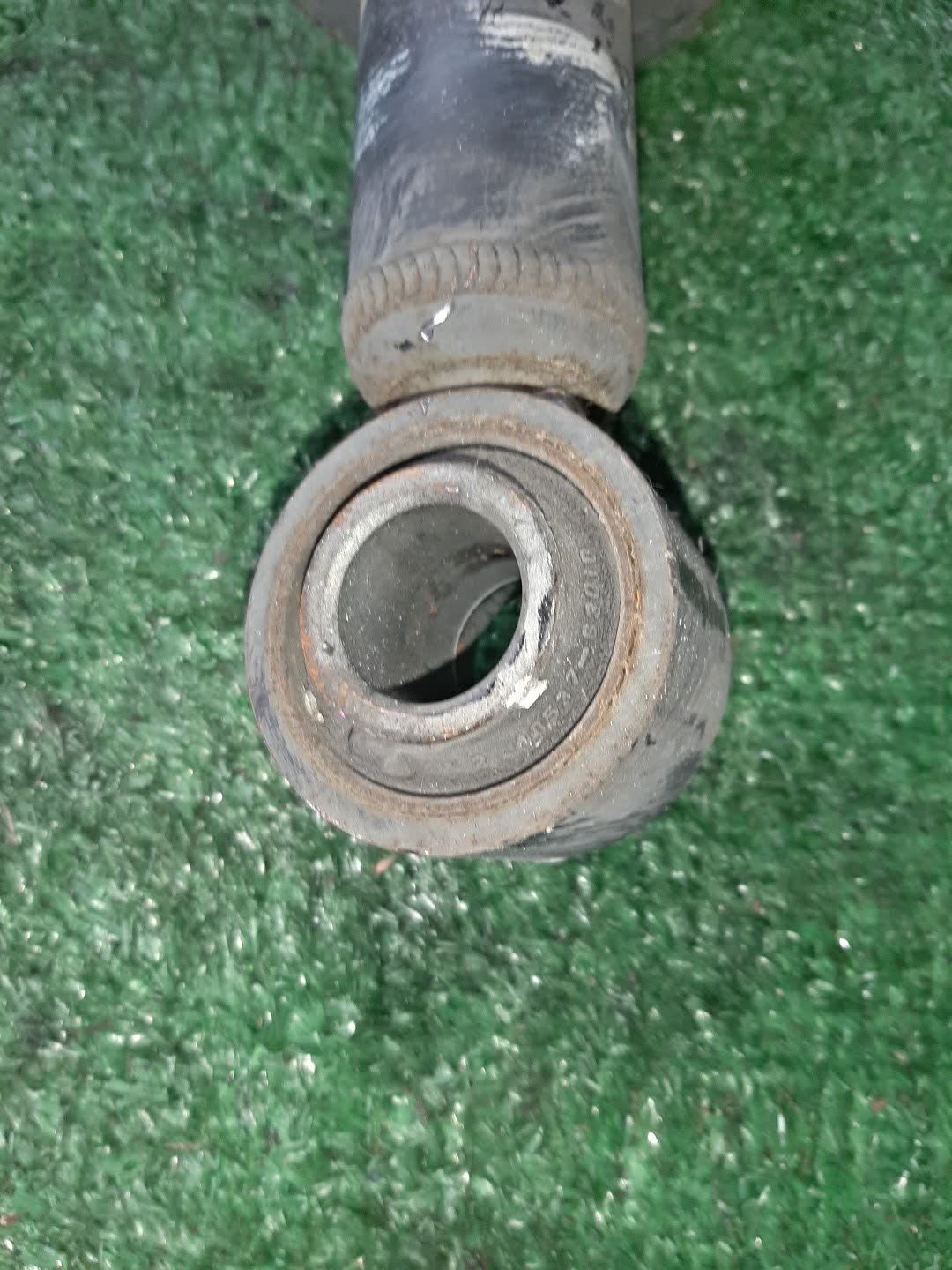 Стойка правая задняя TOYOTA COROLLA, OPA, PREMIO, PRIUS, COROLLA SPACIO, VISTA, ALLION, COROLLA FIELDER, ALLEX, COROLLA RUNX, SIENTA, WILL VS, VISTA ARDEO, COROLLA  AXIO NZE121, NZE120, NZE141, ZZE122, CE121, ZZE123, ACT10, ZCT10, ZZT240, NZT240, AZT