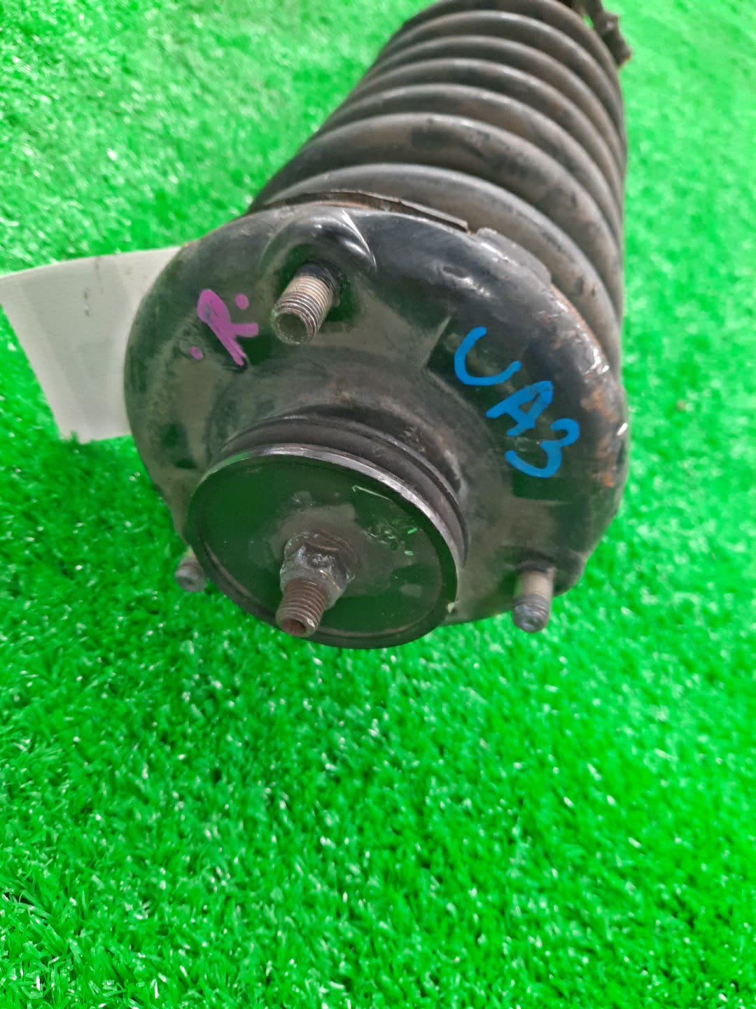 Стойка правая передняя HONDA INSPIRE, SABER, LEGEND UA3, KA9 C32A, C35A 2 ракурс