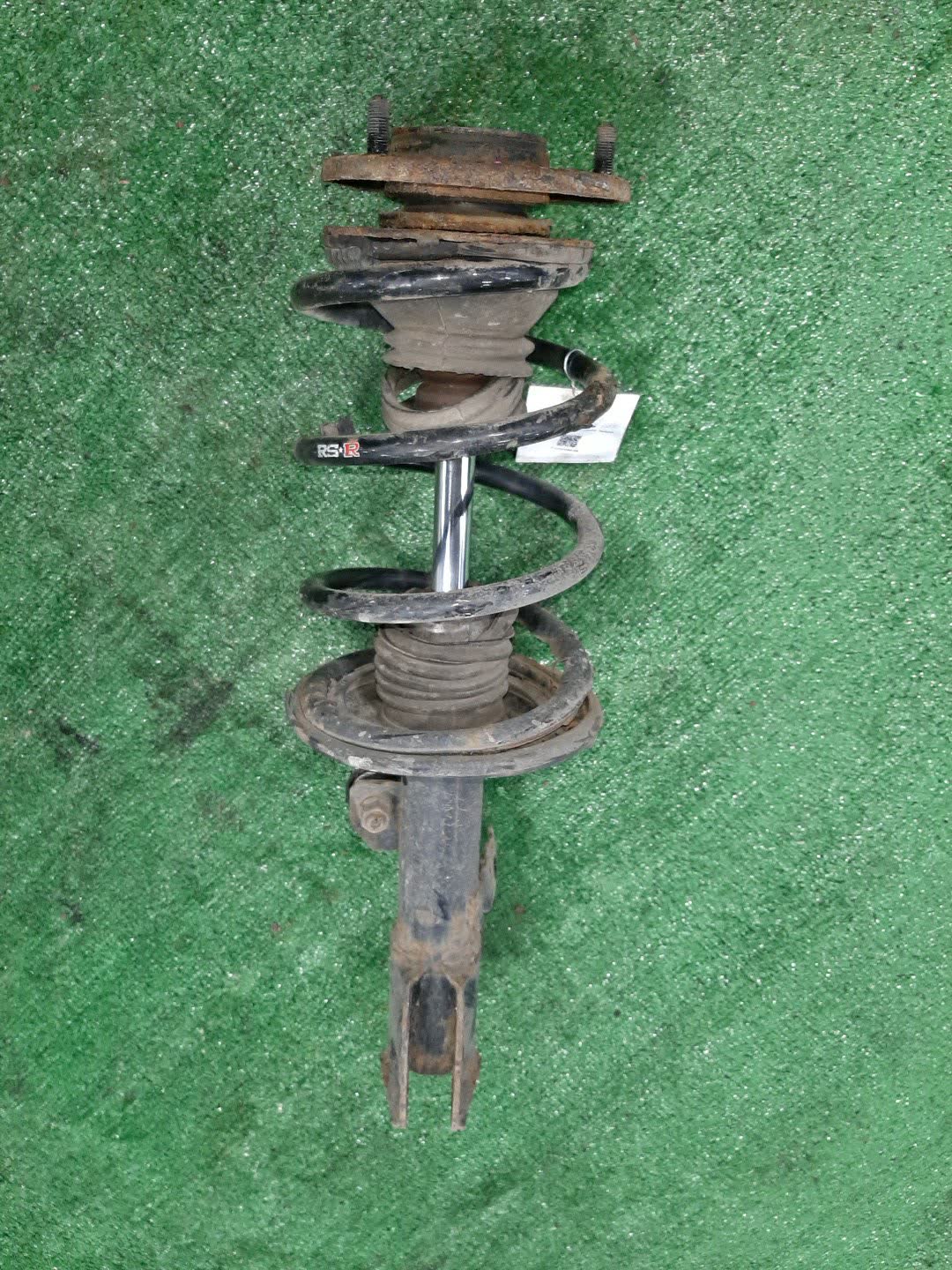 Стойка правая передняя TOYOTA ISIS ZNM10, ZNM10W, ANM10, ANM10W, ANM15, ANM15W, ZGM10, ZGM10W, ZGM11, ZGM11W, ZGM15, ZGM15W, ANM10G, ZGM10G, ANM15G, ZNM10G, ZGM11G, ZGM15G 1ZZ-FE, 1AZ-FSE, 2ZR-FAE, 3ZR-FAE 1 ракурс