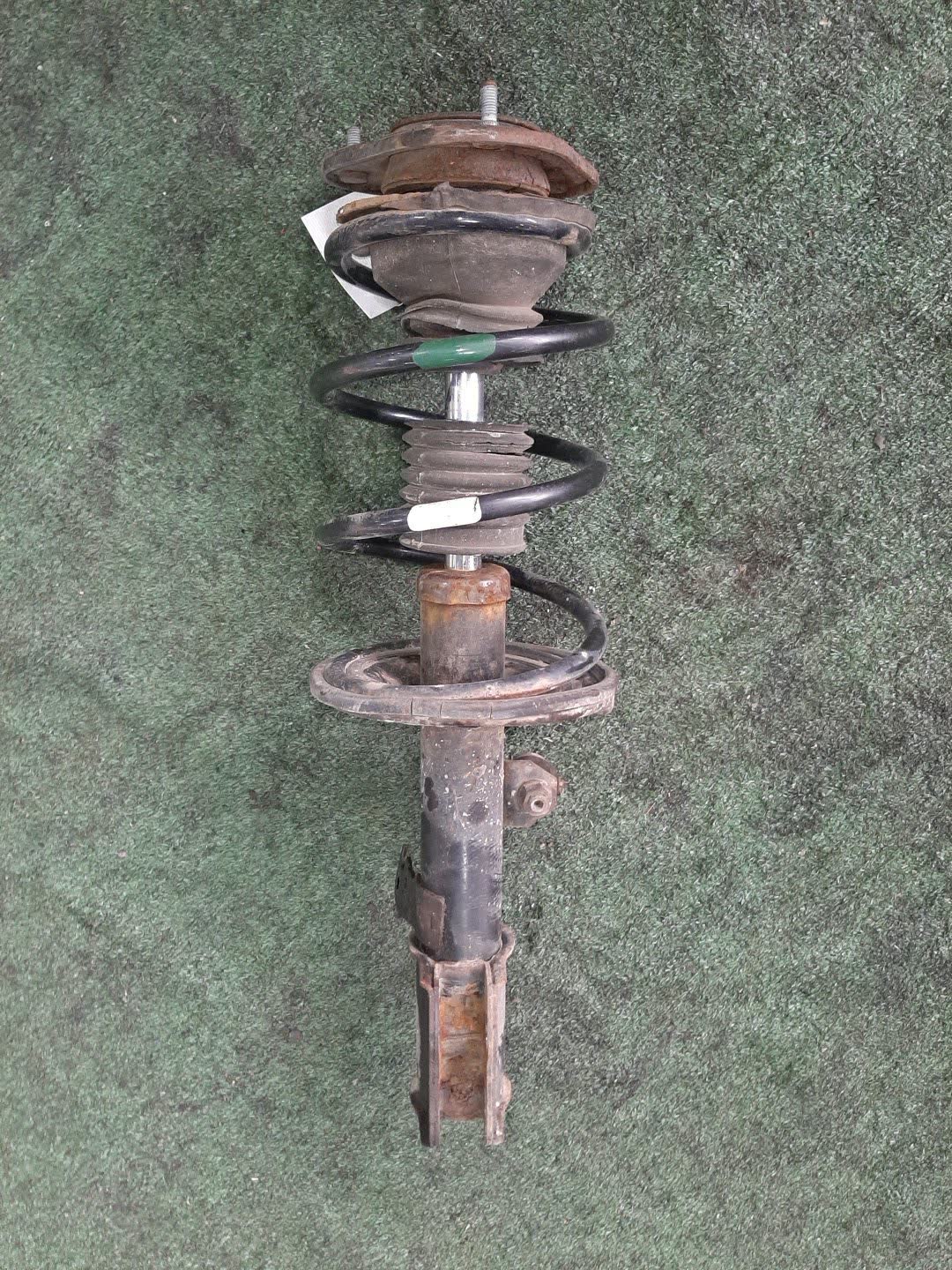 Стойка левая передняя TOYOTA COROLLA, PREMIO, COROLLA SPACIO, WISH, ALLION, COROLLA FIELDER, ALLEX, COROLLA RUNX, WILL VS, COROLLA  AXIO ZZE124, NZE121, NZE120, ZZE122, NZE124, CE121, ZRT265, ZZT240, NZT240, ZRT260, ZZT245, NZT260, ZRT261, NZE121N, Z