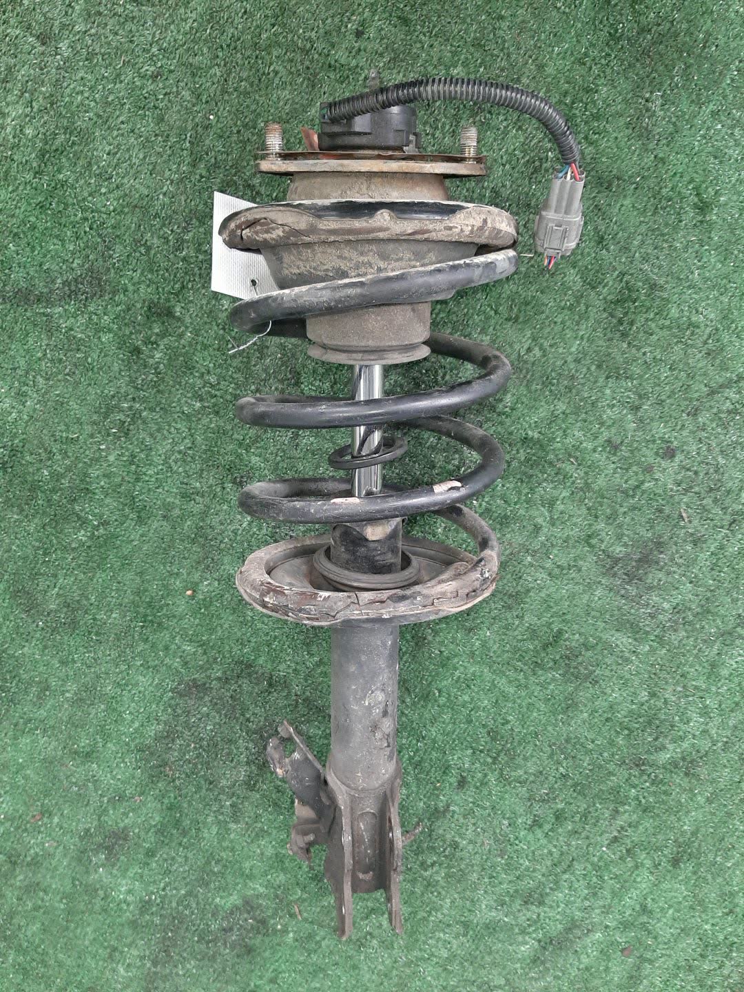 Стойка левая передняя NISSAN SERENA TNC24, TC24, RC24, PC24, PNC24, VC24, VNC24 QR20DE, QR25DE, SR20DE, YD25DDTI 1 ракурс
