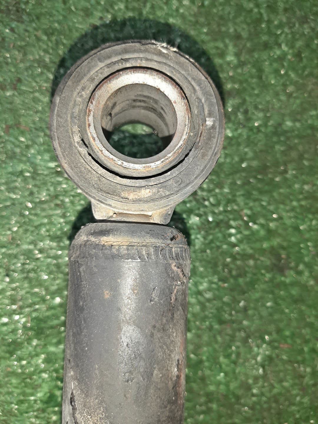 Стойка левая задняя TOYOTA COROLLA, OPA, PREMIO, COROLLA SPACIO, VISTA, ALLION, COROLLA FIELDER, ALLEX, COROLLA RUNX, SIENTA, WILL VS, VISTA ARDEO, COROLLA  AXIO NZE121, NZE120, NZE141, ZZE122, CE121, ZZE123, ACT10, ZCT10, ZZT240, NZT240, AZT240, NZE