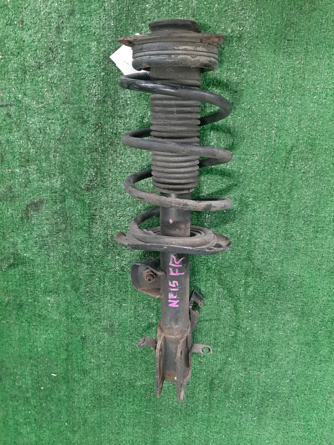 Стойка правая передняя NISSAN JUKE NF15 MR16DDT 1 ракурс