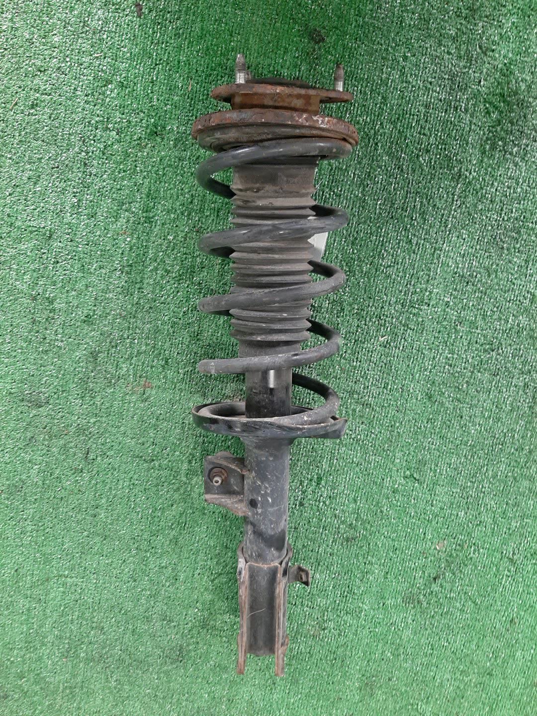 Стойка правая передняя SUZUKI ESCUDO, GRAND VITARA TA74W, TDB4W, TD94W, TD54W, TDA4W M16A, J24B, H27A, J20A 1 ракурс