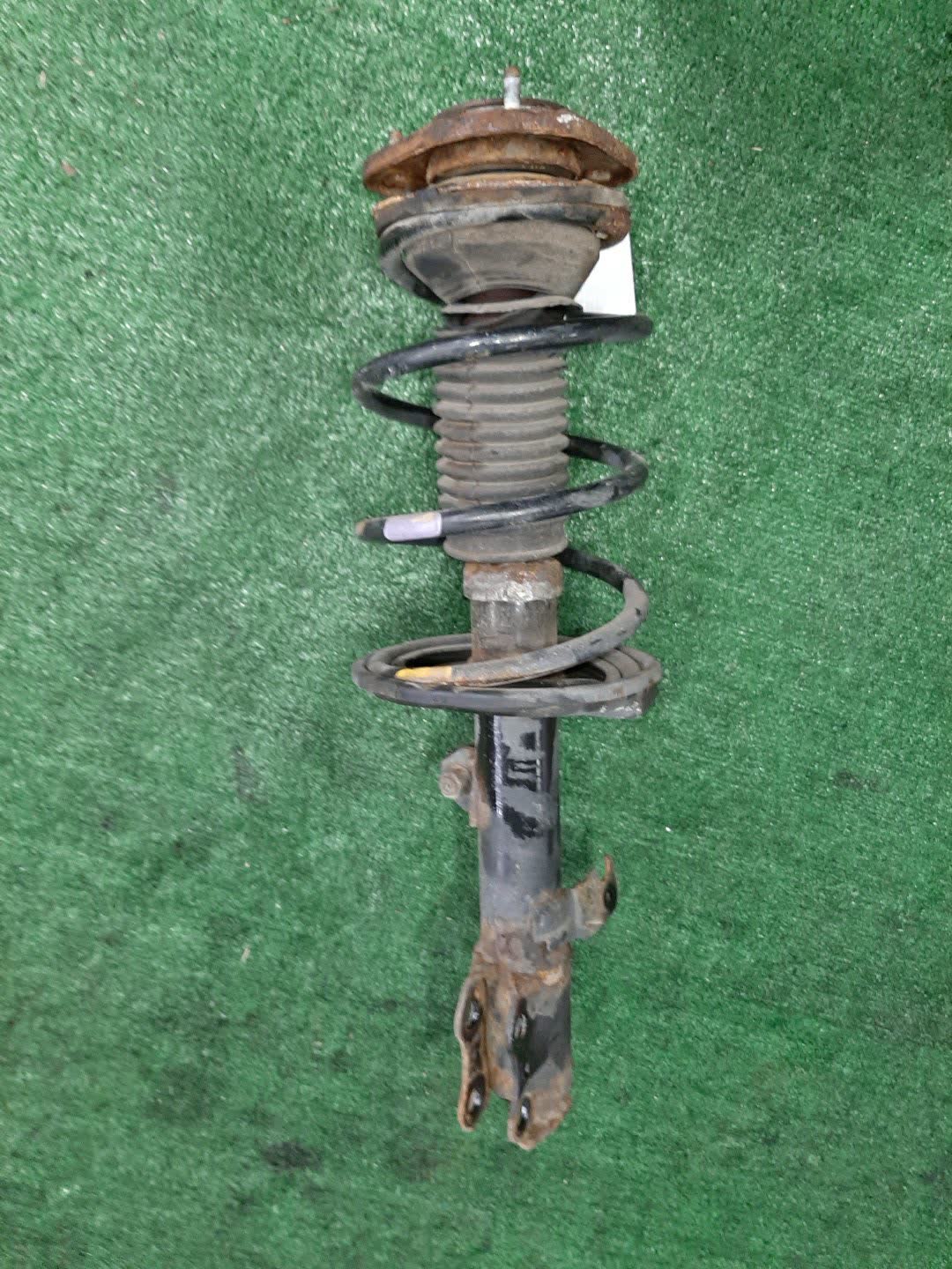 Стойка правая передняя TOYOTA COROLLA, PREMIO, COROLLA SPACIO, WISH, ALLION, COROLLA FIELDER, ALLEX, COROLLA RUNX, WILL VS, COROLLA  AXIO ZZE124, NZE121, NZE120, ZZE122, NZE124, CE121, ZRT265, ZZT240, NZT240, ZRT260, ZZT245, NZT260, ZRT261, NZE121N, 