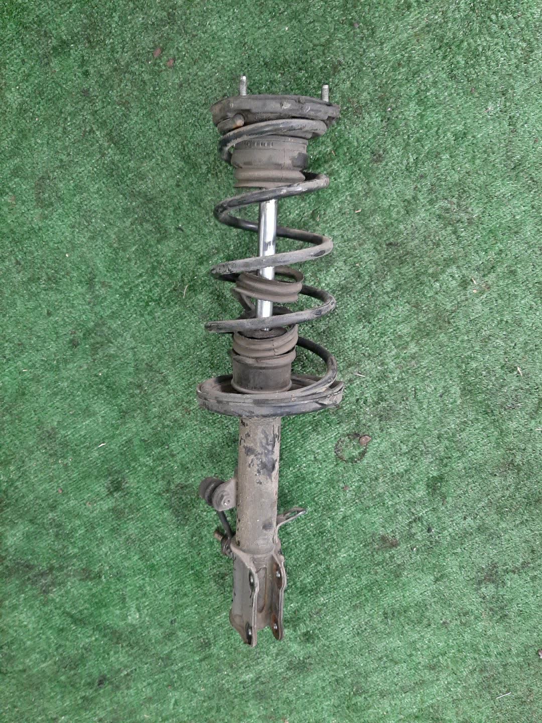 Стойка правая задняя TOYOTA CERES, COROLLA, COROLLA LEVIN, SPRINTER MARINO, SPRINTER, SPRINTER TRUENO, COROLLA FX AE100, AE101, AE111, AE110, EE101, EE111, EE108 5A-FE, 4A-FE, 4A-GE, 4E-FE, 3E 1 ракурс