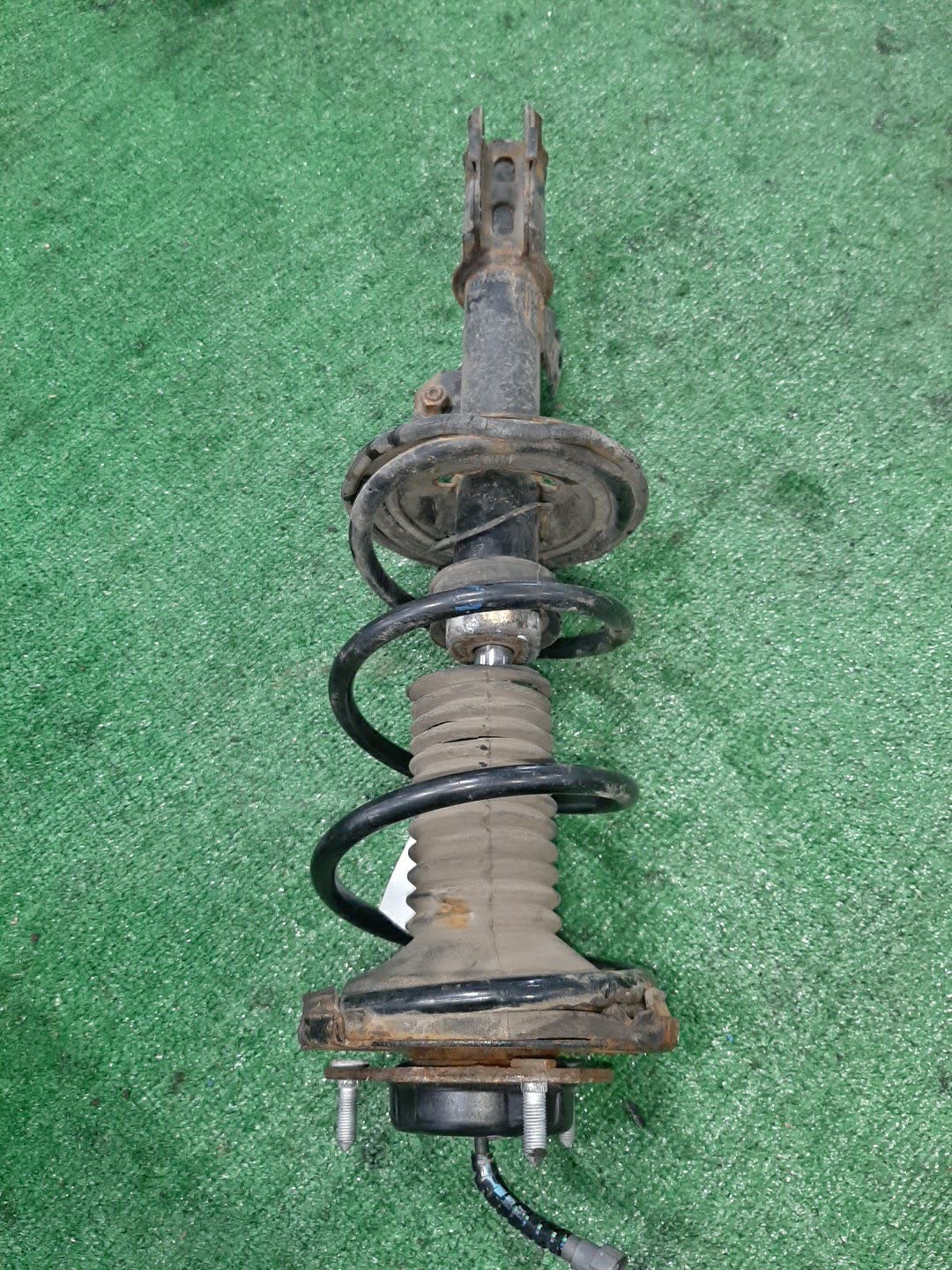 Стойка левая передняя TOYOTA NOAH, VOXY, IPSUM AZR65G, ACM26W 1AZ-FSE, 2AZ-FE 1 ракурс