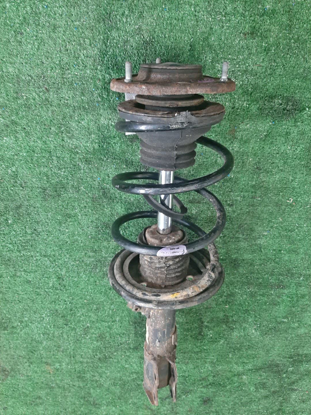 Стойка правая передняя TOYOTA COROLLA, PREMIO, COROLLA SPACIO, WISH, ALLION, COROLLA FIELDER, ALLEX, COROLLA RUNX, WILL VS, COROLLA  AXIO ZZE124, NZE121, NZE120, ZZE122, NZE124, CE121, ZRT265, ZZT240, NZT240, ZRT260, ZZT245, NZT260, ZRT261, NZE121N, 