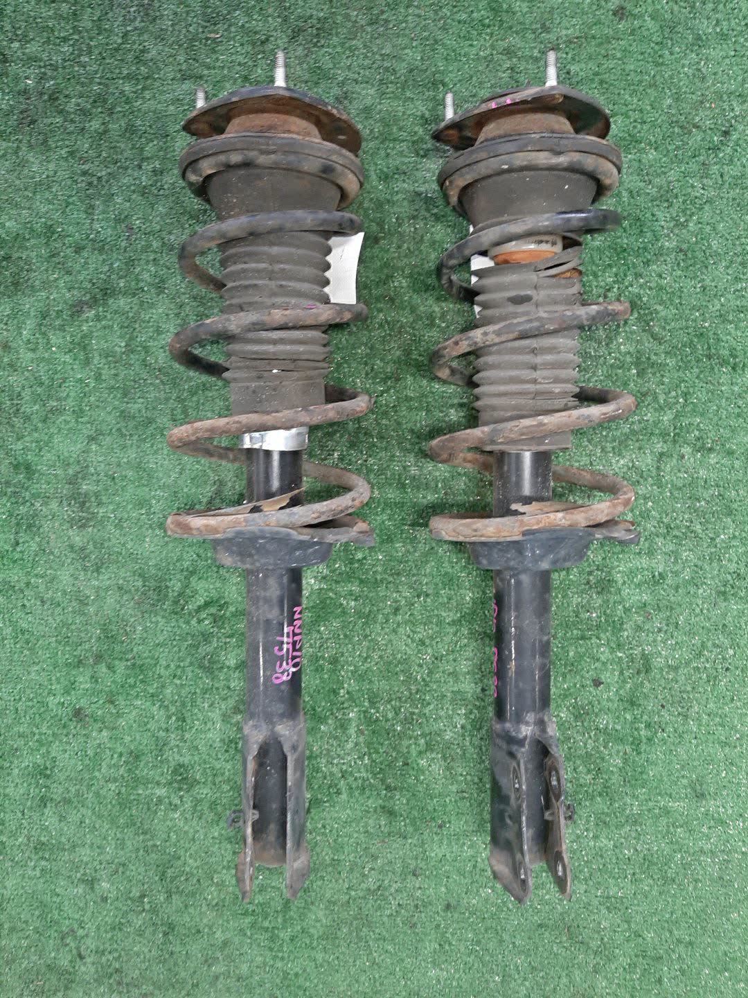 Стойка левая передняя TOYOTA FUNCARGO, IST, PLATZ, RAUM, VITZ, WILL VI, PROBOX, BB, PORTE, SUCCEED, WILL CYPHA NCP20, NCP21, NCP60, NCP61, NCP12, SCP11, NCZ20, SCP10, NCP10, SCP13, NCP13, NCP19, NCP51V, NCP58G, NCP50V, NLP51, NCP52V, NCP30, NCP31, NC