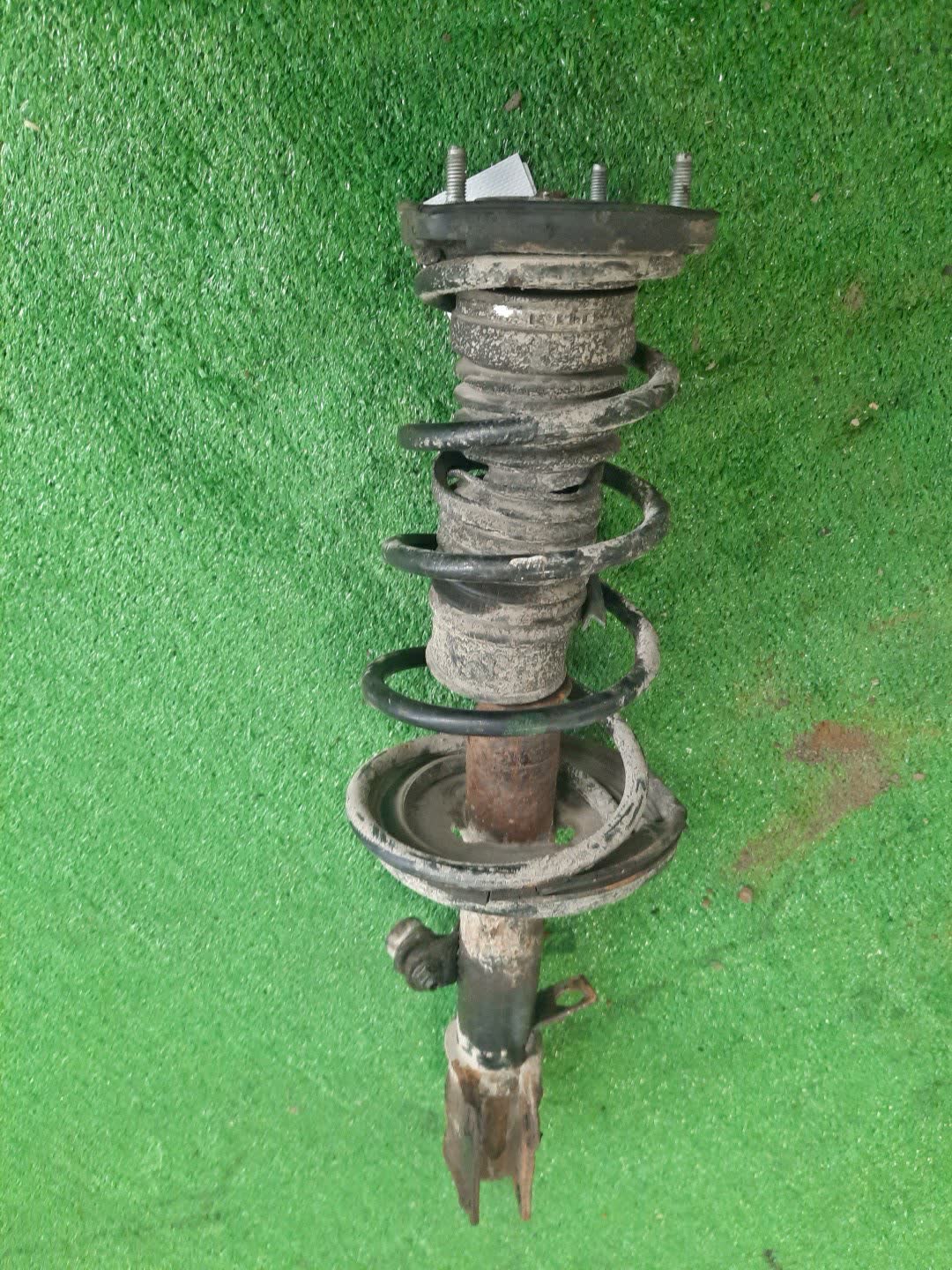 Стойка правая задняя TOYOTA CERES, COROLLA, COROLLA LEVIN, SPRINTER MARINO, SPRINTER, SPRINTER TRUENO, COROLLA FX AE100, AE101, AE111, AE110, EE101, EE111, EE108 5A-FE, 4A-FE, 4A-GE, 4E-FE, 3E 1 ракурс