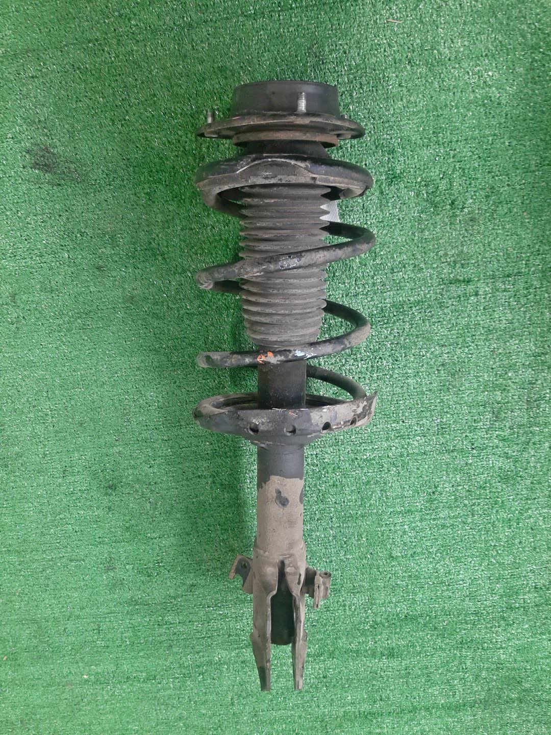 Стойка правая передняя  SUBARU FORESTER SHJ, SH5, SH9 FB20, EJ20DE, EJ20T, EJ25T 1 ракурс