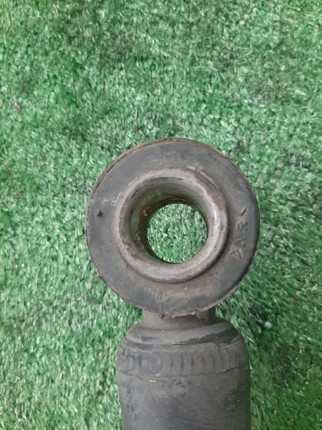 Стойка правая задняя TOYOTA COROLLA, OPA, PREMIO, COROLLA SPACIO, VISTA, ALLION, COROLLA FIELDER, ALLEX, COROLLA RUNX, SIENTA, WILL VS, VISTA ARDEO, COROLLA  AXIO NZE121, NZE120, NZE141, ZZE122, CE121, ZZE123, ACT10, ZCT10, ZZT240, NZT240, AZT240, NZ