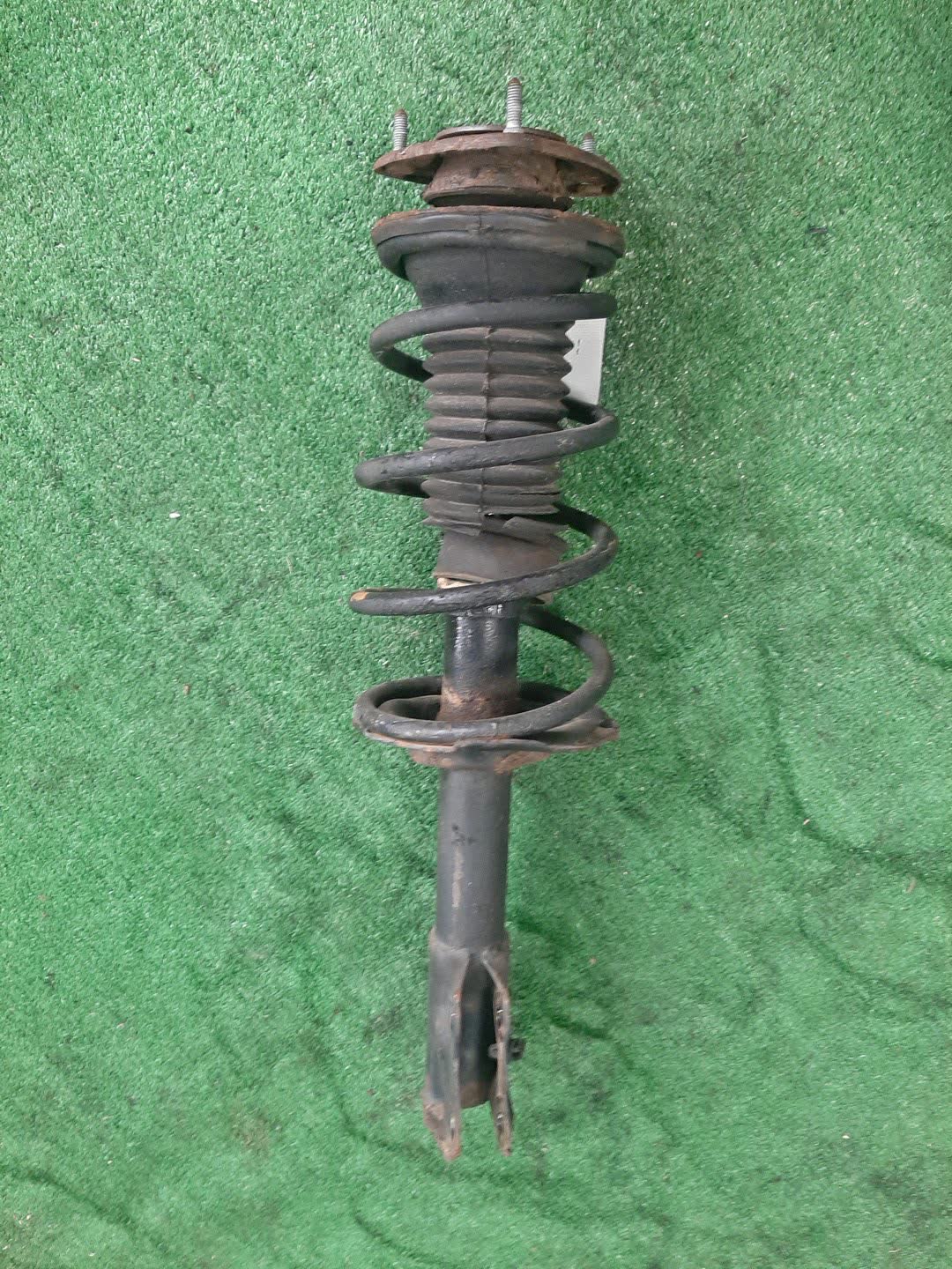 Стойка левая передняя TOYOTA FUNCARGO, IST, PLATZ, RAUM, VITZ, WILL VI, PROBOX, BB, PORTE, SUCCEED, WILL CYPHA NCP20, NCP21, NCP60, NCP61, NCP12, SCP11, NCZ20, SCP10, NCP10, SCP13, NCP13, NCP19, NCP51V, NCP58G, NCP50V, NLP51, NCP52V, NCP30, NCP31, NC