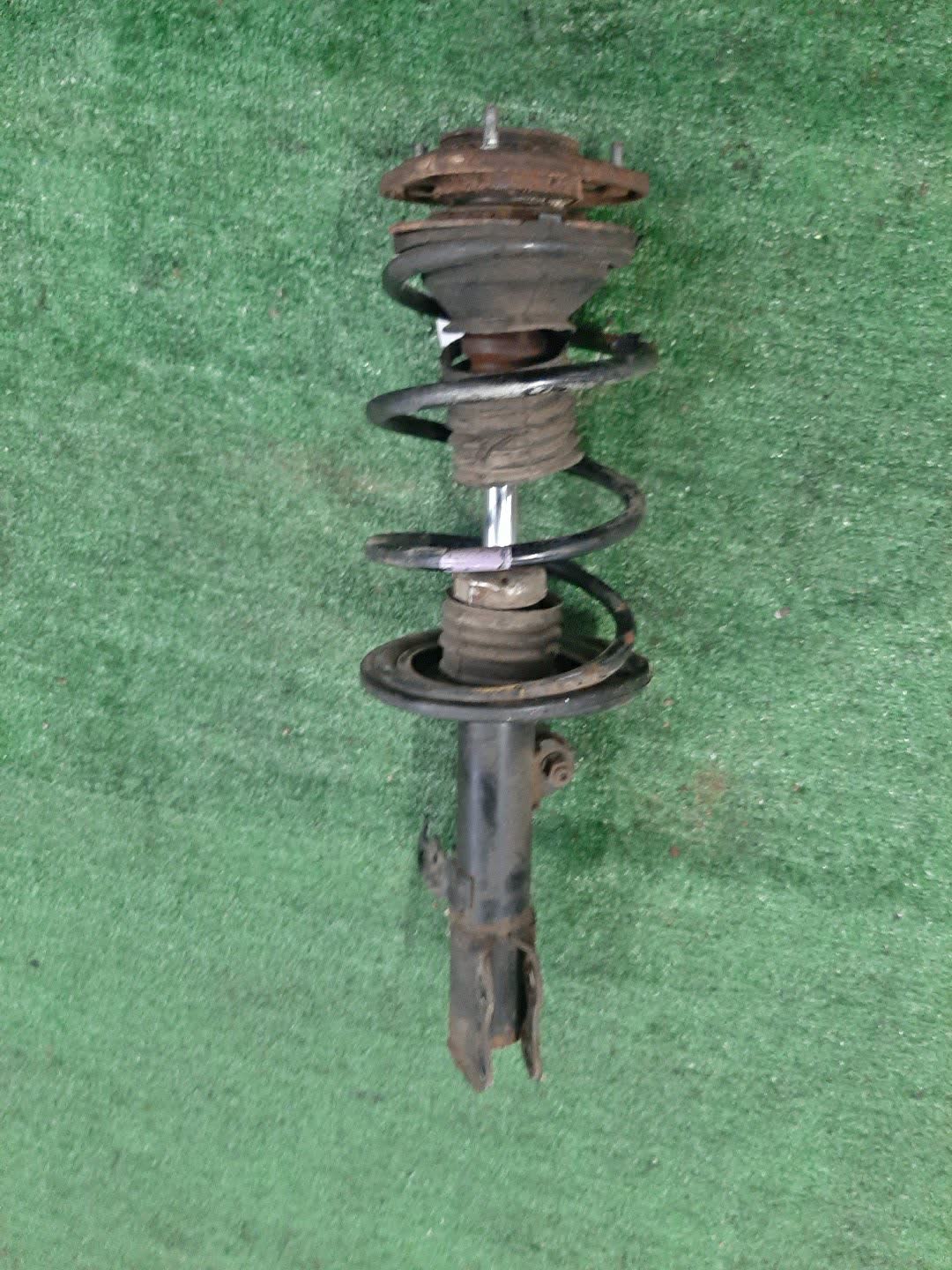 Стойка левая передняя TOYOTA COROLLA, PREMIO, COROLLA SPACIO, WISH, ALLION, COROLLA FIELDER, ALLEX, COROLLA RUNX, WILL VS, COROLLA  AXIO ZZE124, NZE121, NZE120, ZZE122, NZE124, CE121, ZRT265, ZZT240, NZT240, ZRT260, ZZT245, NZT260, ZRT261, NZE121N, Z