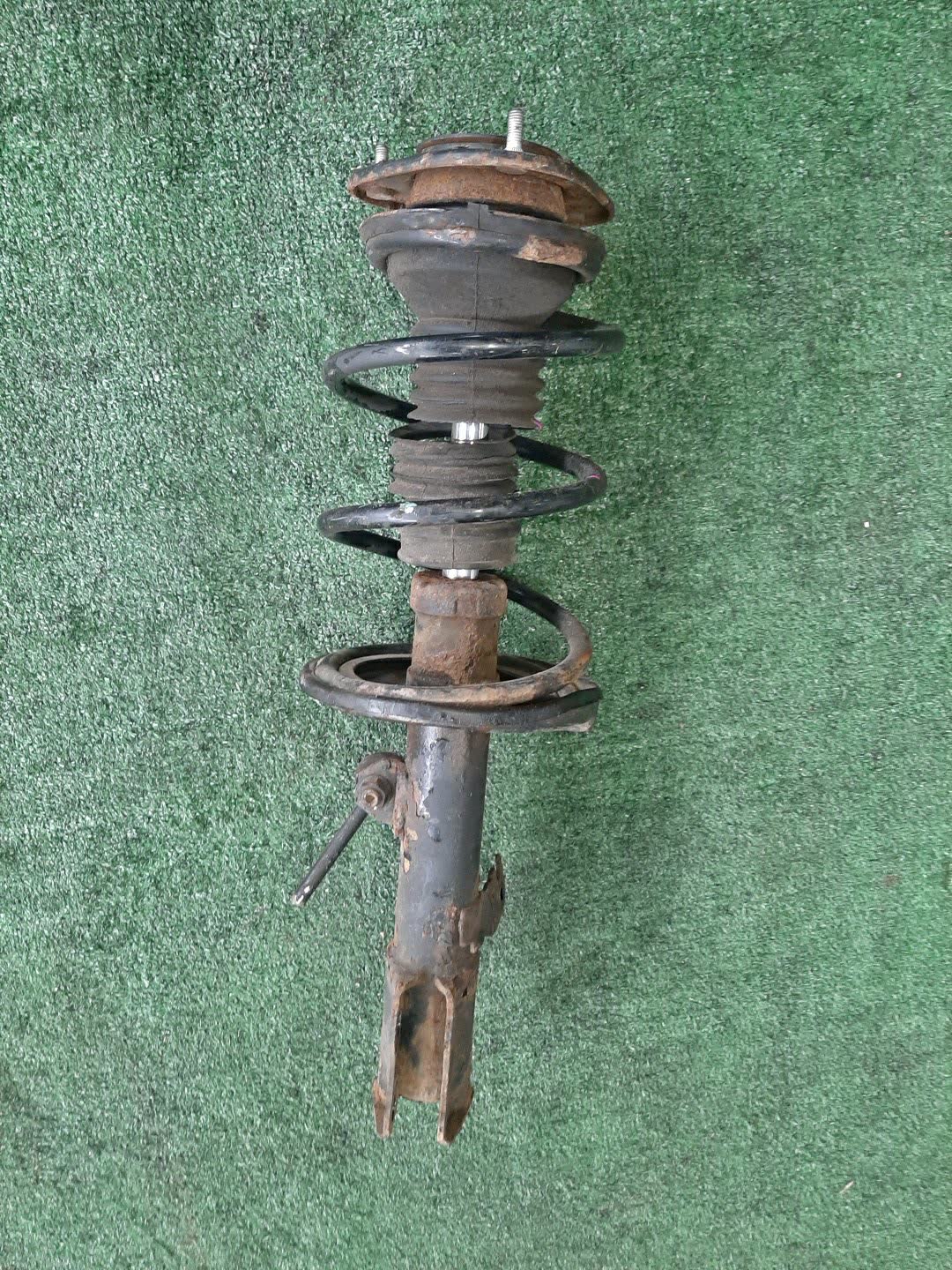 Стойка правая передняя TOYOTA COROLLA, PREMIO, COROLLA SPACIO, WISH, ALLION, COROLLA FIELDER, ALLEX, COROLLA RUNX, WILL VS, COROLLA  AXIO ZZE124, NZE121, NZE120, ZZE122, NZE124, CE121, ZRT265, ZZT240, NZT240, ZRT260, ZZT245, NZT260, ZRT261, NZE121N, 