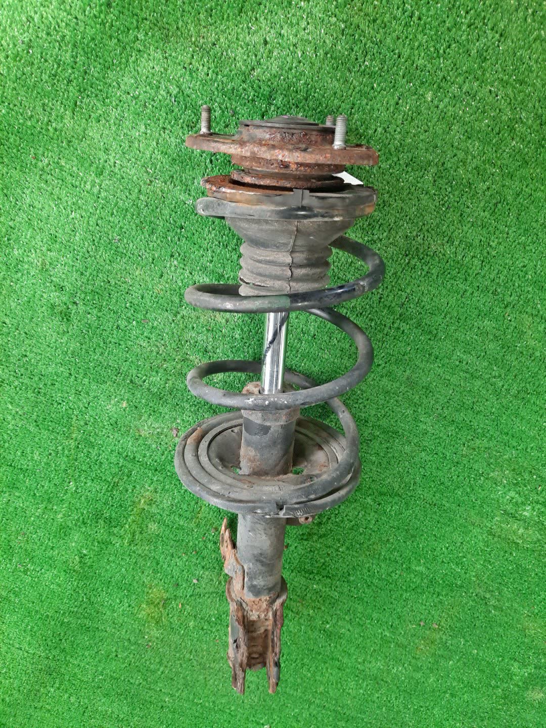 Стойка левая передняя TOYOTA COROLLA, PREMIO, COROLLA SPACIO, WISH, ALLION, COROLLA FIELDER, ALLEX, COROLLA RUNX, WILL VS, COROLLA  AXIO ZZE124, NZE121, NZE120, ZZE122, NZE124, CE121, ZRT265, ZZT240, NZT240, ZRT260, ZZT245, NZT260, ZRT261, NZE121N, Z
