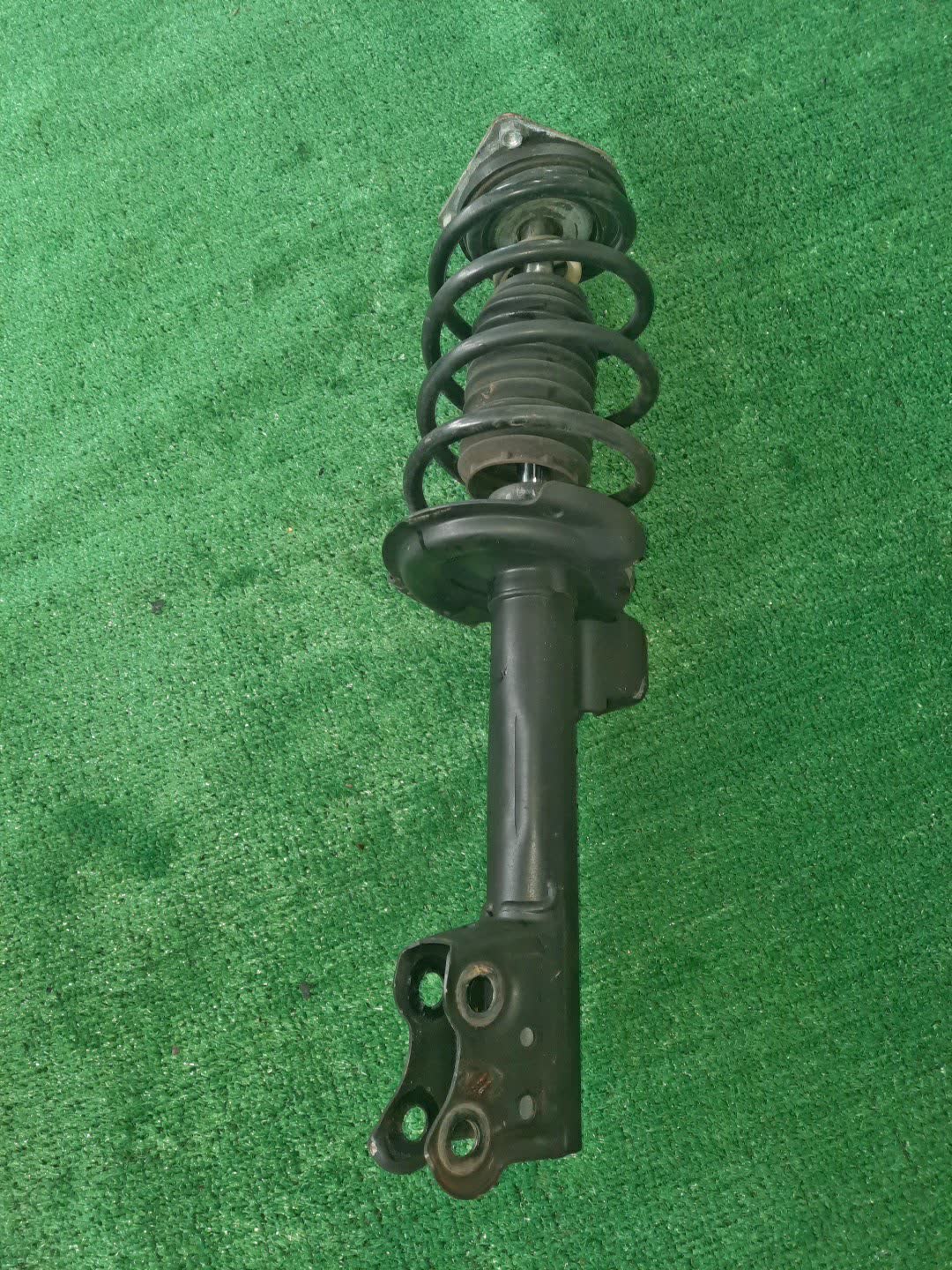 Стойка правая передняя MERCEDES-BENZ A-Class W169 M266.940 A1693201430 1 ракурс