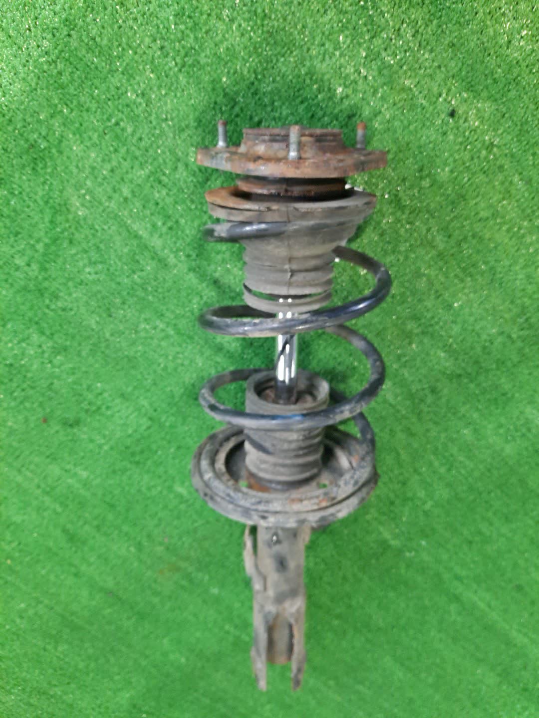 Стойка левая передняя TOYOTA COROLLA, PREMIO, COROLLA SPACIO, WISH, ALLION, COROLLA FIELDER, ALLEX, COROLLA RUNX, WILL VS, COROLLA  AXIO ZZE124, NZE121, NZE120, ZZE122, NZE124, CE121, ZRT265, ZZT240, NZT240, ZRT260, ZZT245, NZT260, ZRT261, NZE121N, Z