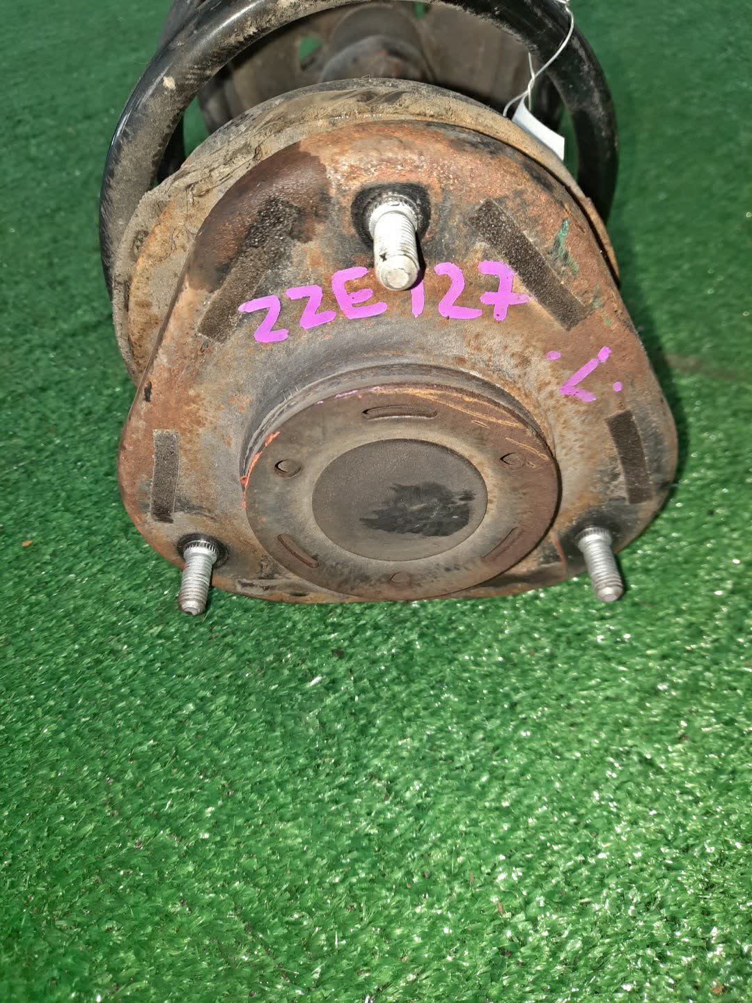 Стойка левая передняя TOYOTA COROLLA, PREMIO, COROLLA SPACIO, WISH, ALLION, COROLLA FIELDER, ALLEX, COROLLA RUNX, WILL VS, COROLLA  AXIO ZZE124, NZE121, NZE120, ZZE122, NZE124, CE121, ZRT265, ZZT240, NZT240, ZRT260, ZZT245, NZT260, ZRT261, NZE121N, Z