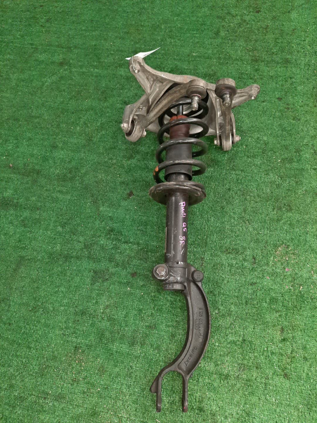 Стойка правая передняя AUDI Q5 8RB CDN 8R0413031BC 1 ракурс