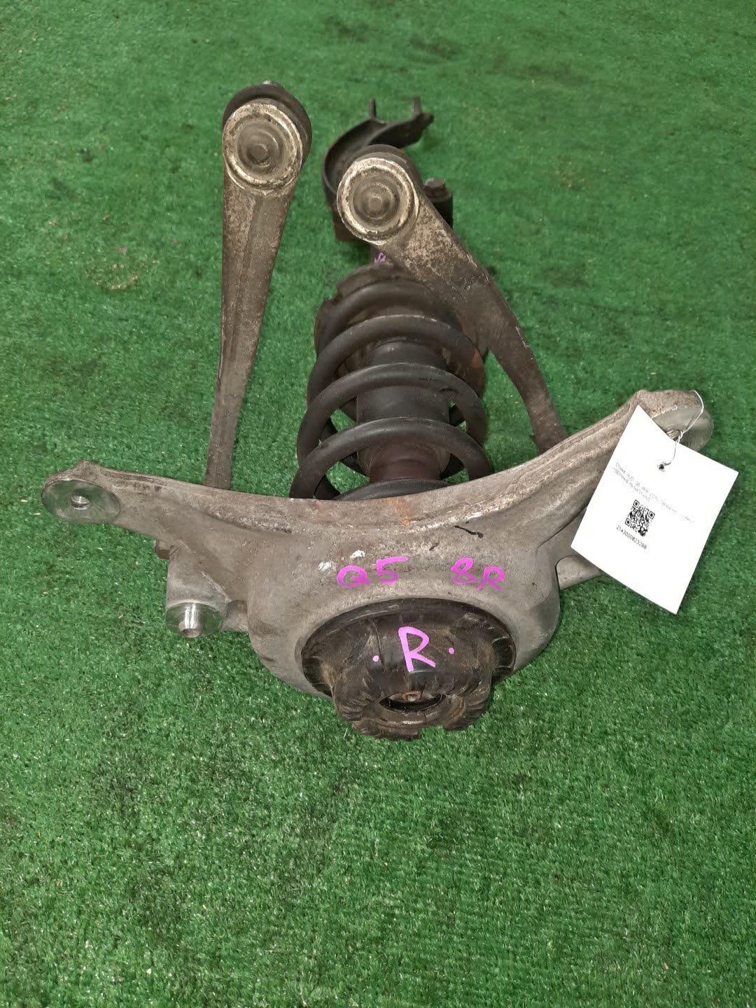 Стойка правая передняя AUDI Q5 8RB CDN 8R0413031BC 2 ракурс