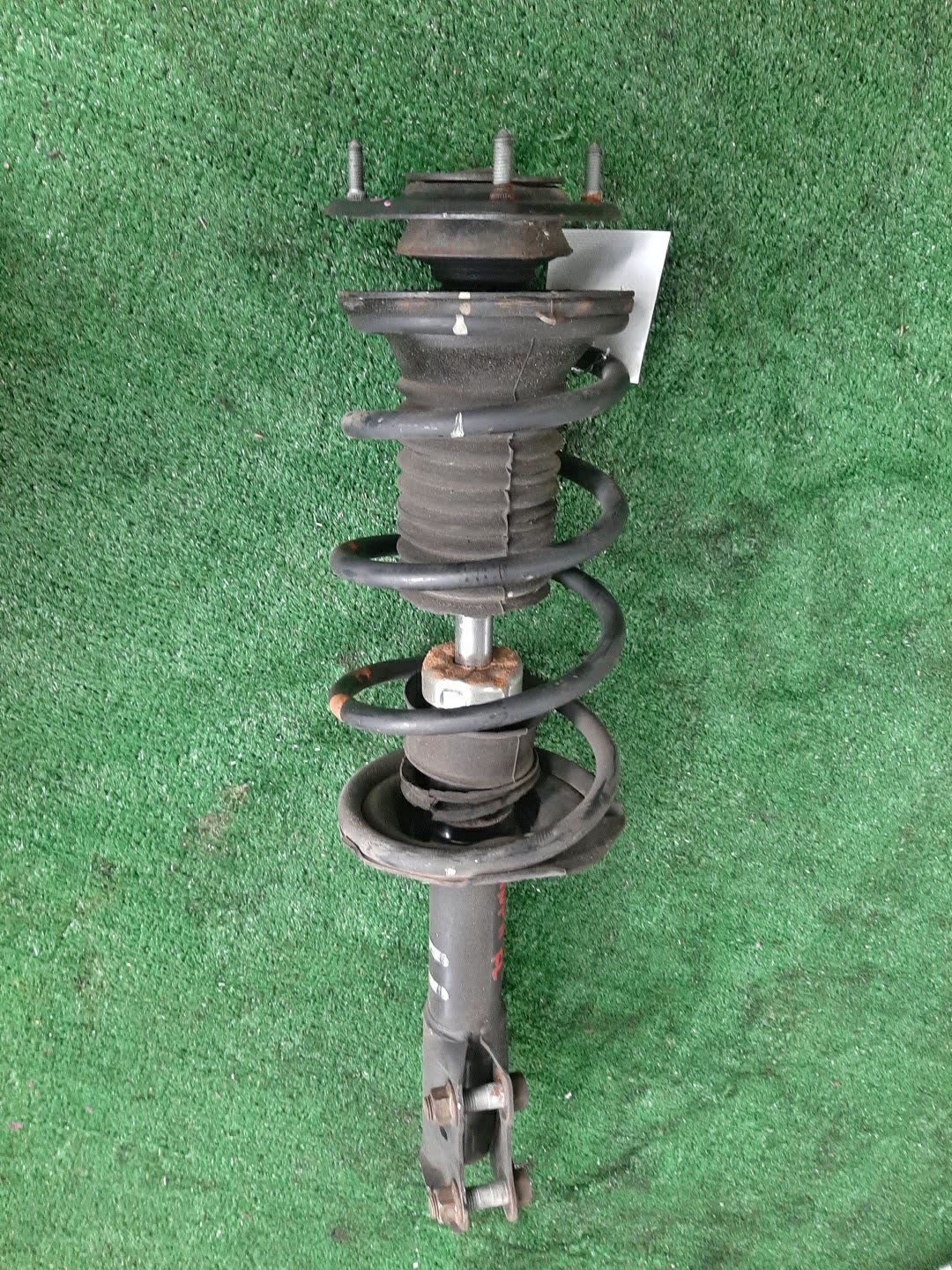 Стойка левая передняя TOYOTA FUNCARGO, IST, PLATZ, RAUM, VITZ, WILL VI, PROBOX, BB, PORTE, SUCCEED, WILL CYPHA NCP20, NCP21, NCP60, NCP61, NCP12, SCP11, NCZ20, SCP10, NCP10, SCP13, NCP13, NCP19, NCP51V, NCP58G, NCP50V, NLP51, NCP52V, NCP30, NCP31, NC