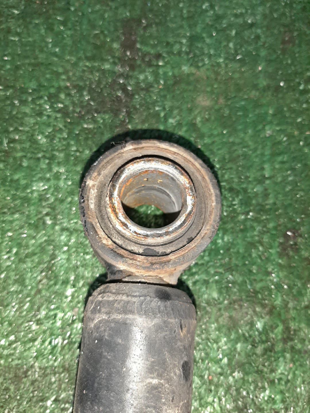 Стойка правая задняя TOYOTA COROLLA, OPA, PREMIO, COROLLA SPACIO, VISTA, ALLION, COROLLA FIELDER, ALLEX, COROLLA RUNX, SIENTA, WILL VS, VISTA ARDEO, COROLLA  AXIO NZE121, NZE120, NZE141, ZZE122, CE121, ZZE123, ACT10, ZCT10, ZZT240, NZT240, AZT240, NZ