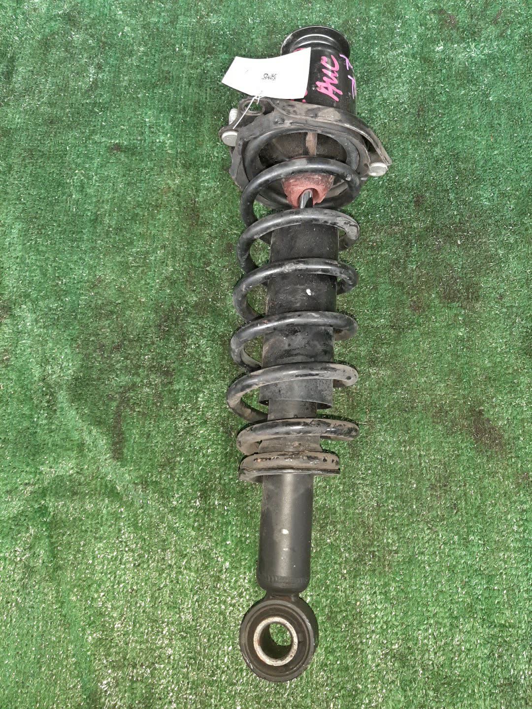 Стойка правая задняя TOYOTA COROLLA, OPA, PREMIO, PRIUS, COROLLA SPACIO, VISTA, ALLION, COROLLA FIELDER, ALLEX, COROLLA RUNX, SIENTA, WILL VS, VISTA ARDEO, COROLLA  AXIO NZE121, NZE120, NZE141, ZZE122, CE121, ZZE123, ACT10, ZCT10, ZZT240, NZT240, AZT