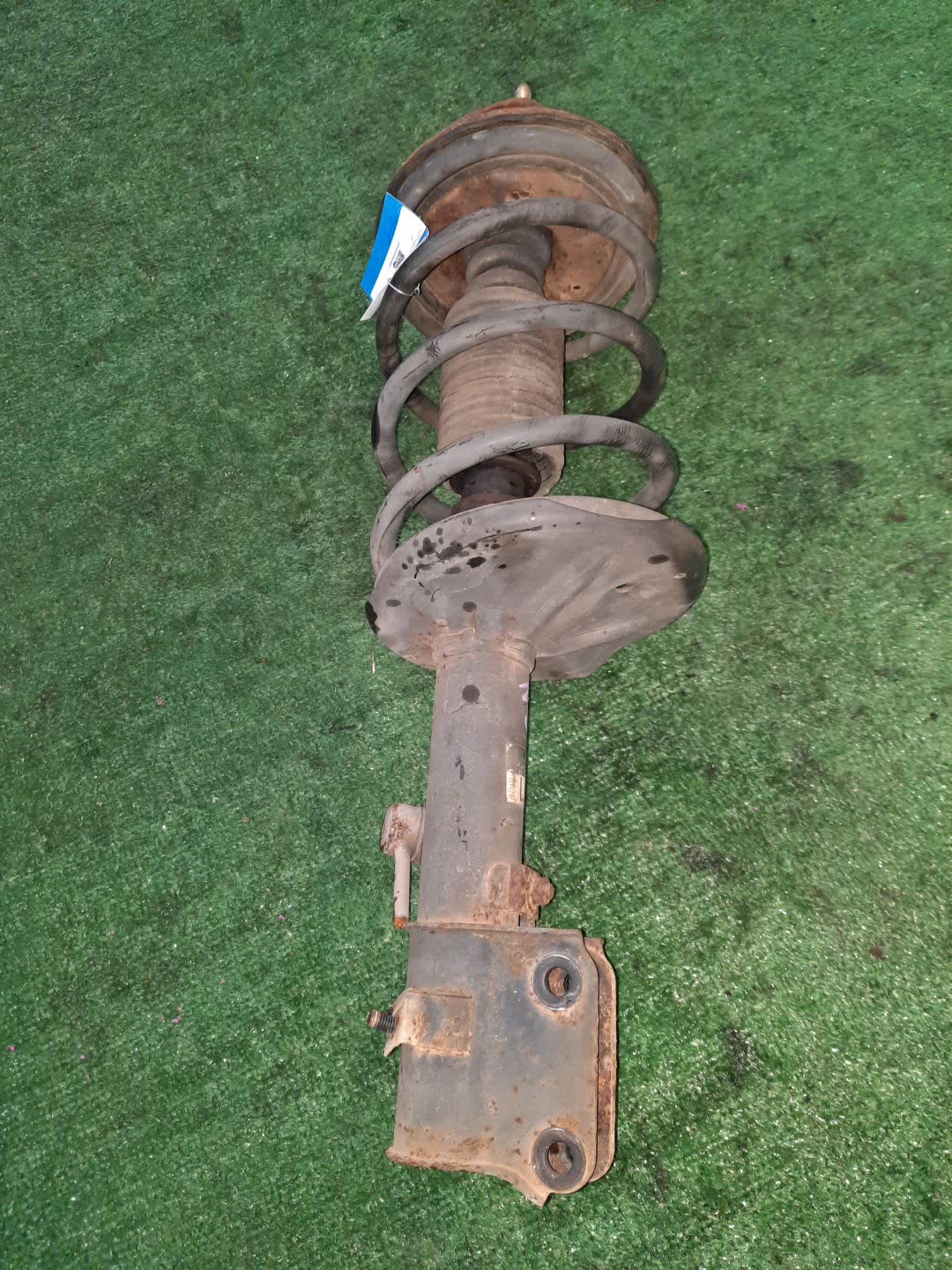 Стойка левая передняя MITSUBISHI CHARIOT GRANDIS, RVR, CHARIOT N84W, N94W, N96W, N86W, N71W, N61W 4G64, 6G72, 4G93 1 ракурс