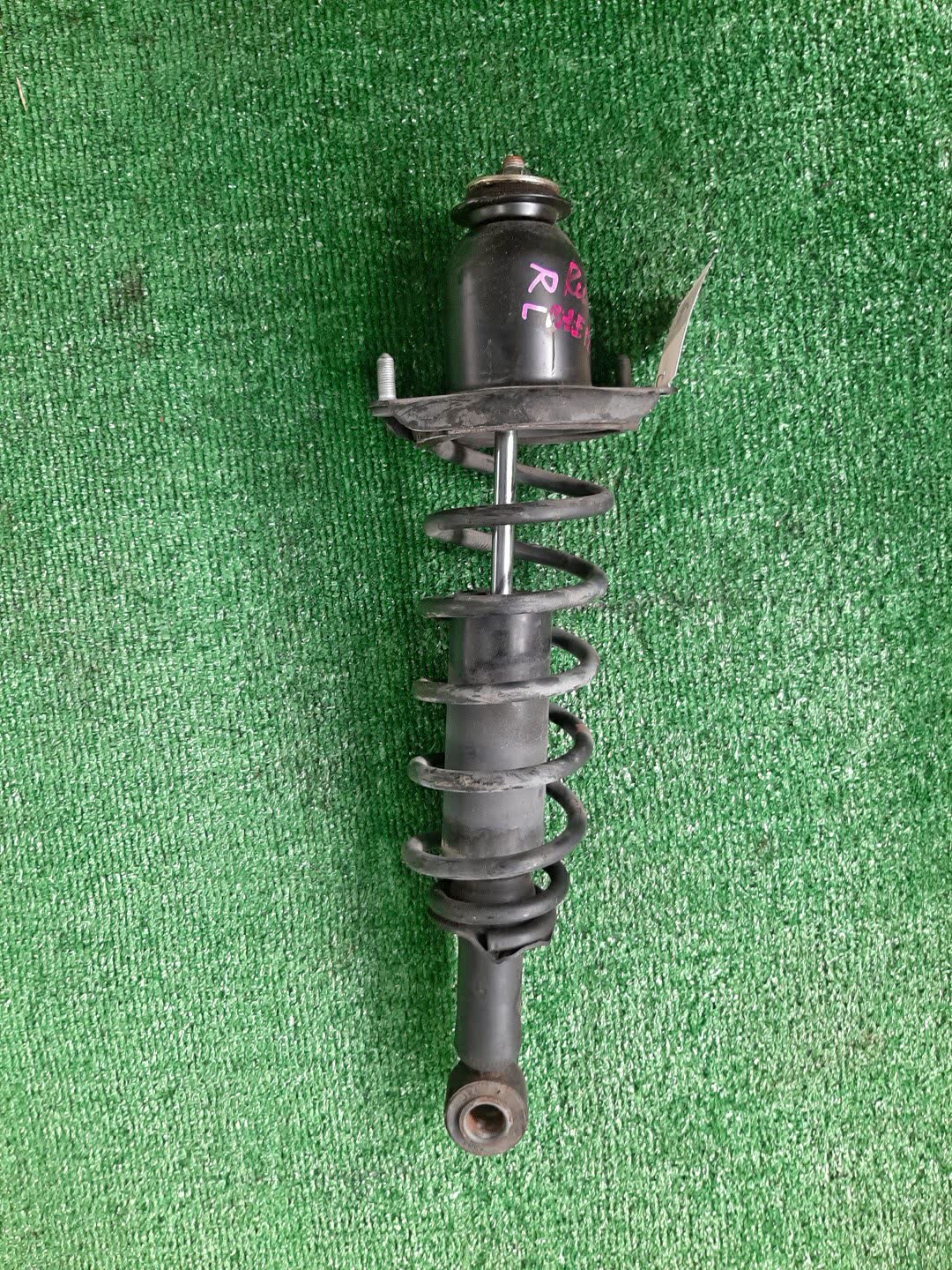 Стойка левая задняя TOYOTA COROLLA, OPA, PREMIO, COROLLA SPACIO, VISTA, ALLION, COROLLA FIELDER, ALLEX, COROLLA RUNX, SIENTA, WILL VS, VISTA ARDEO, COROLLA  AXIO NZE121, NZE120, NZE141, ZZE122, CE121, ZZE123, ACT10, ZCT10, ZZT240, NZT240, AZT240, NZE