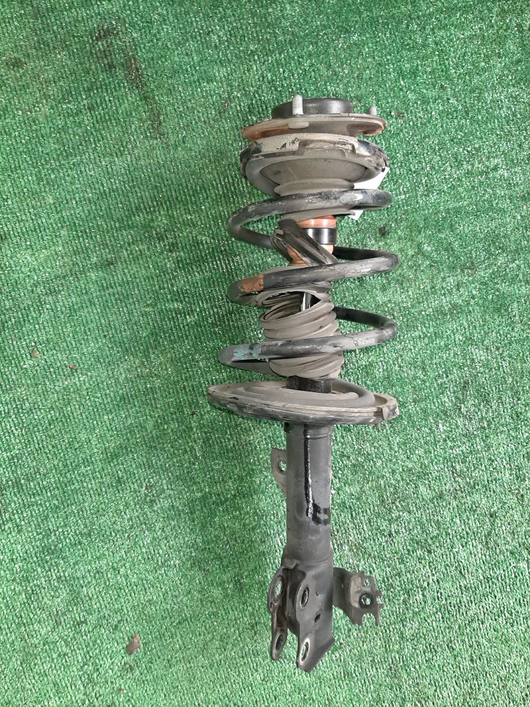 Стойка правая передняя TOYOTA CAMRY AVV50 2AR-FE 1 ракурс