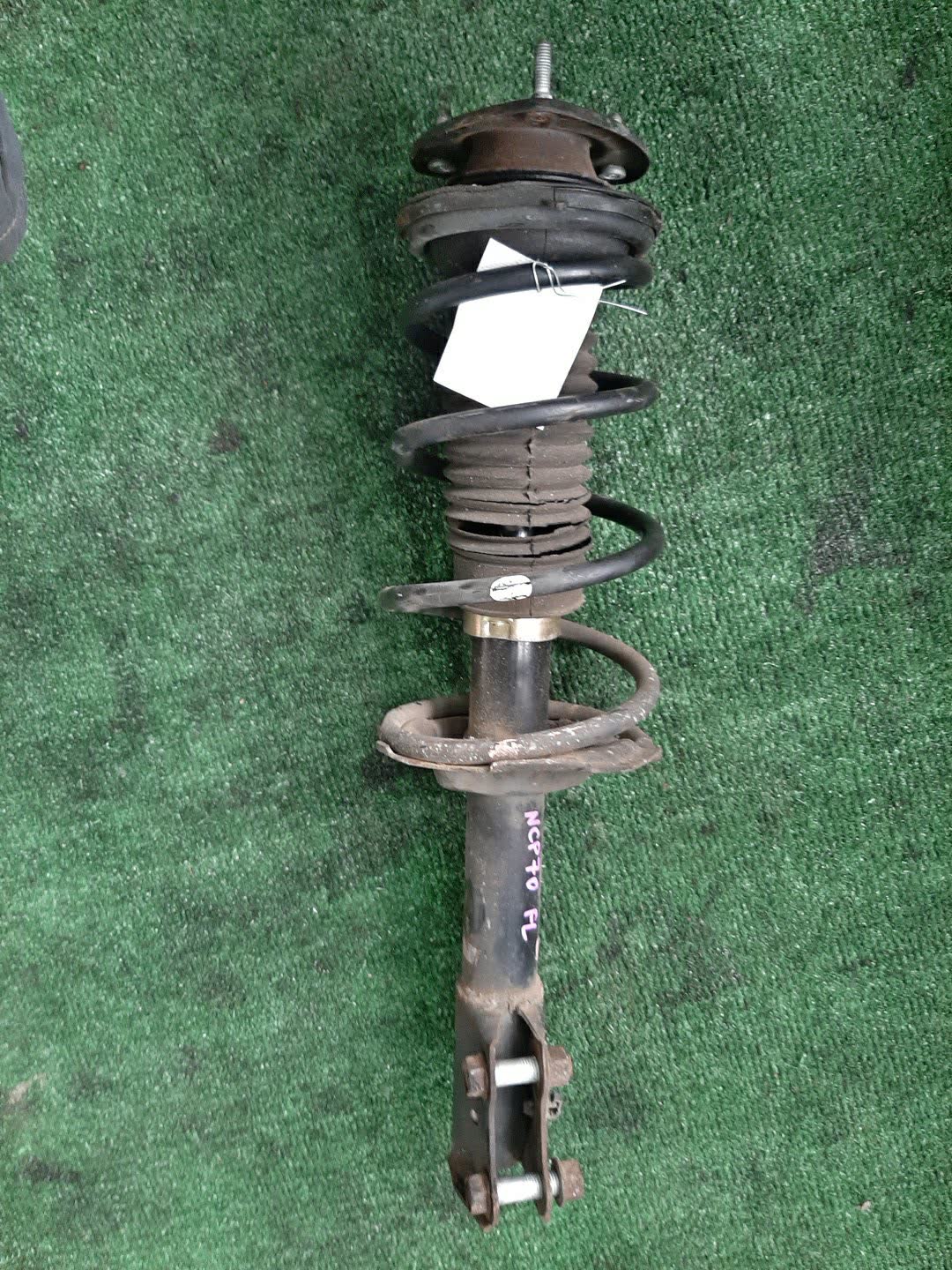 Стойка левая передняя TOYOTA FUNCARGO, IST, PLATZ, RAUM, VITZ, WILL VI, PROBOX, BB, PORTE, SUCCEED, WILL CYPHA NCP20, NCP21, NCP60, NCP61, NCP12, SCP11, NCZ20, SCP10, NCP10, SCP13, NCP13, NCP19, NCP51V, NCP58G, NCP50V, NLP51, NCP52V, NCP30, NCP31, NC