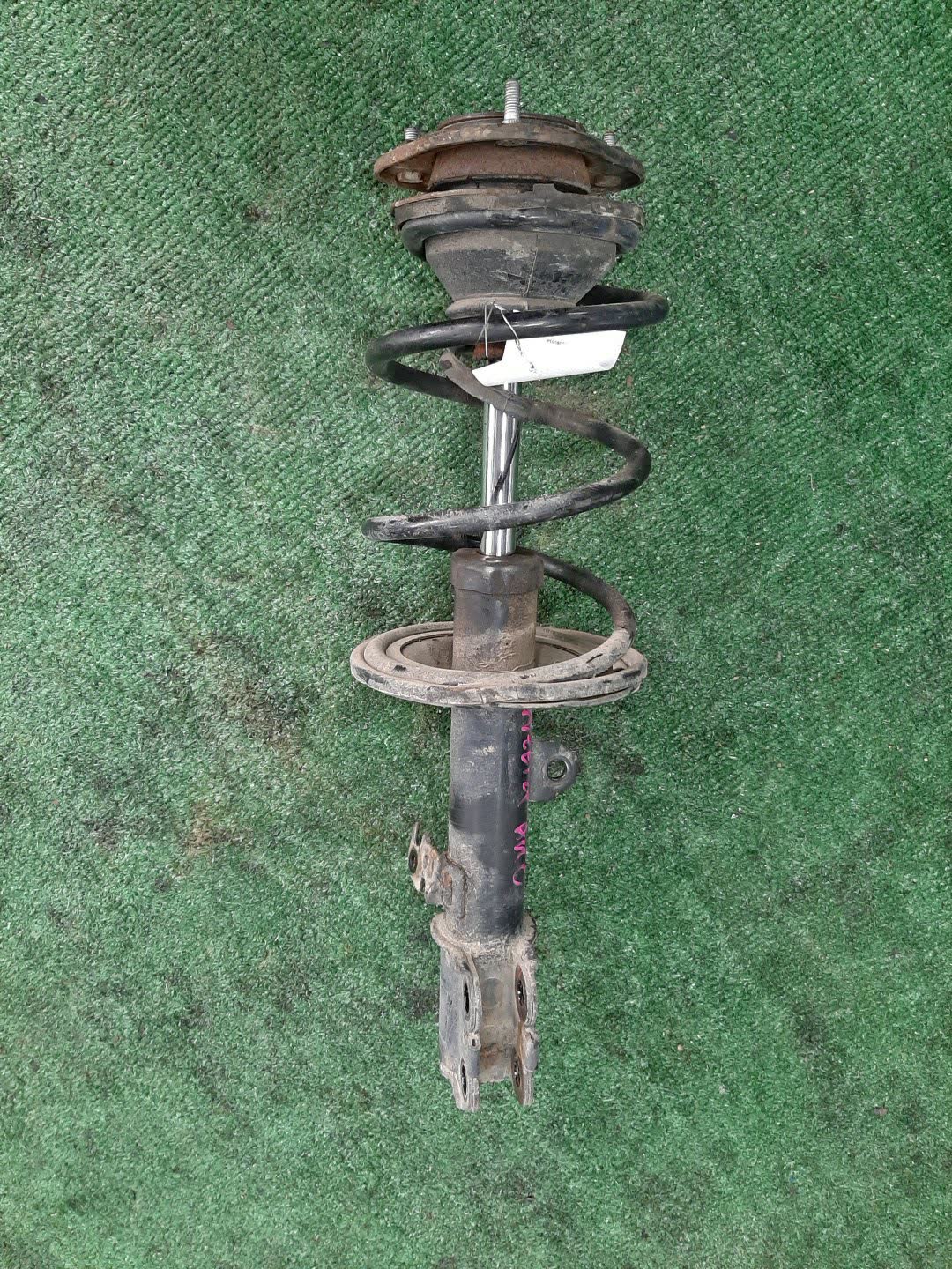 Стойка левая передняя TOYOTA COROLLA, PREMIO, COROLLA SPACIO, WISH, ALLION, COROLLA FIELDER, ALLEX, COROLLA RUNX, WILL VS, COROLLA  AXIO ZZE124, NZE121, NZE120, ZZE122, NZE124, CE121, ZRT265, ZZT240, NZT240, ZRT260, ZZT245, NZT260, ZRT261, NZE121N, Z