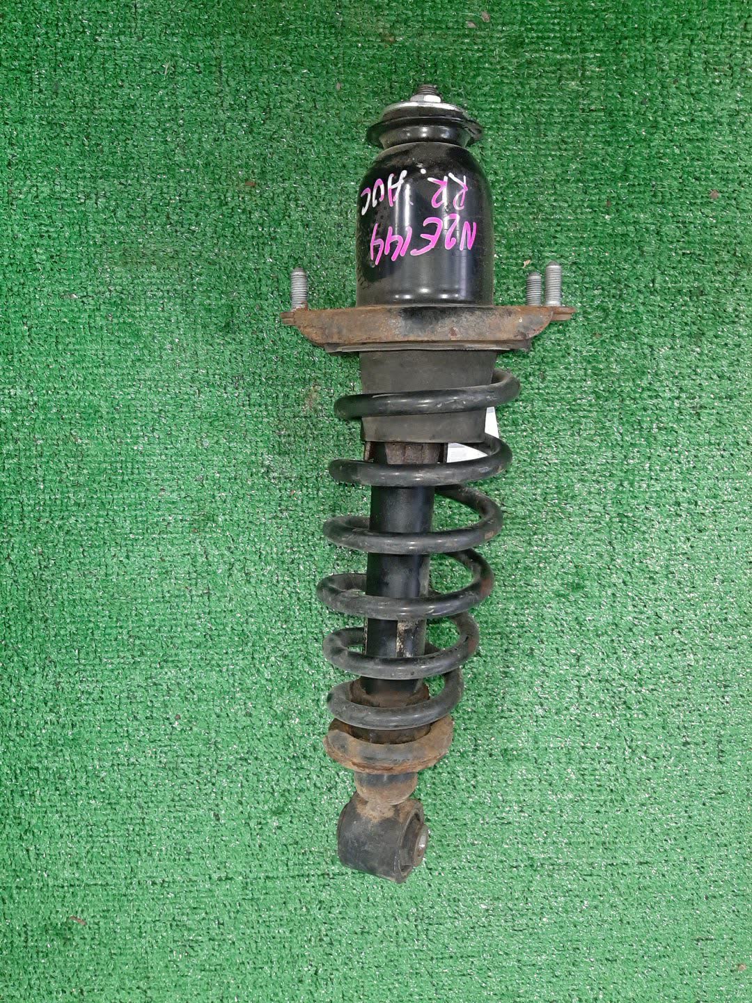 Стойка правая задняя TOYOTA COROLLA FIELDER, COROLLA AXIO ZRE144G, NZE144G, NZE144, ZRE144 2ZR-FAE, 2ZR-FE, 1NZ-FE 1 ракурс Стойка правая задняя TOYOTA COROLLA FIELDER, COROLLA AXIO ZRE144G, NZE144G, NZE144, ZRE144 2ZR-FAE, 2ZR-FE, 1NZ-FE 1 ракурс