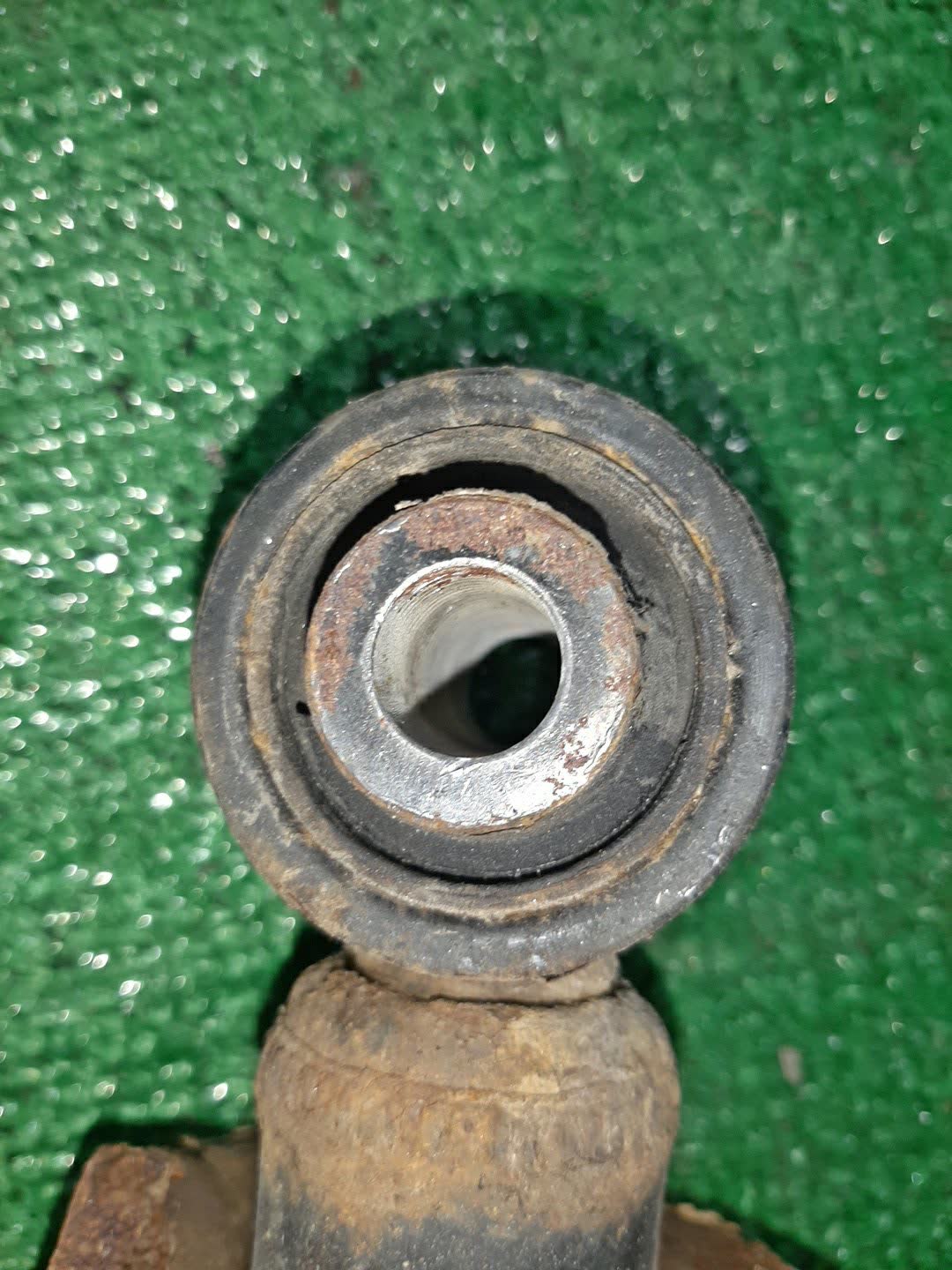 Стойка правая задняя TOYOTA COROLLA FIELDER, COROLLA  AXIO ZRE144G, NZE144G, NZE144, ZRE144 2ZR-FAE, 2ZR-FE, 1NZ-FE 3 ракурс