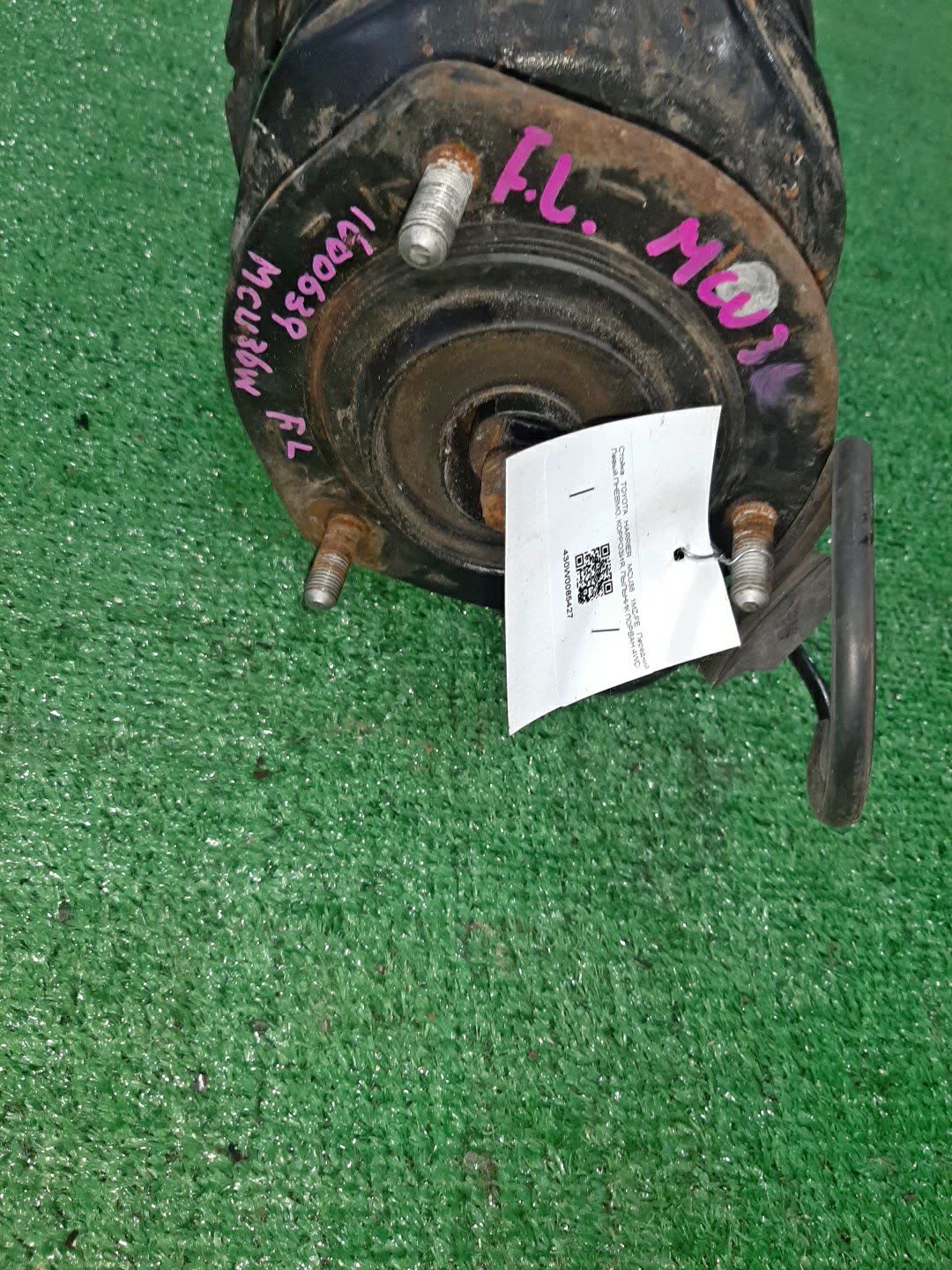 Стойка левая передняя TOYOTA HARRIER, RX350, RX300, RX330 GSU36W, MCU36W, MCU31W, GSU31W, GSU30, GSU35, MCU35, MCU38, MCU33 2GR-FE, 1MZ-FE, 3MZ-FE 2 ракурс Стойка левая передняя TOYOTA HARRIER, RX350, RX300, RX330 GSU36W, MCU36W, MCU31W, GSU31W, GSU30, GSU35, MCU35, MCU38, MCU33 2GR-FE, 1MZ-FE, 3MZ-FE 2 ракурс