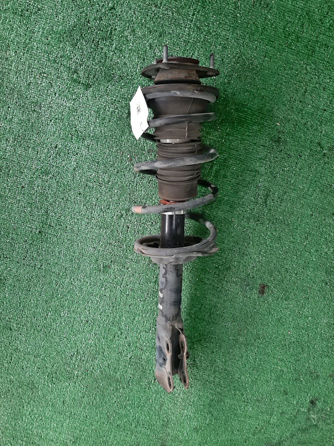 Стойка левая передняя TOYOTA FUNCARGO, IST, PLATZ, RAUM, VITZ, WILL VI, PROBOX, BB, PORTE, SUCCEED, WILL CYPHA NCP20, NCP21, NCP60, NCP61, NCP12, SCP11, NCZ20, SCP10, NCP10, SCP13, NCP13, NCP19, NCP51V, NCP58G, NCP50V, NLP51, NCP52V, NCP30, NCP31, NC