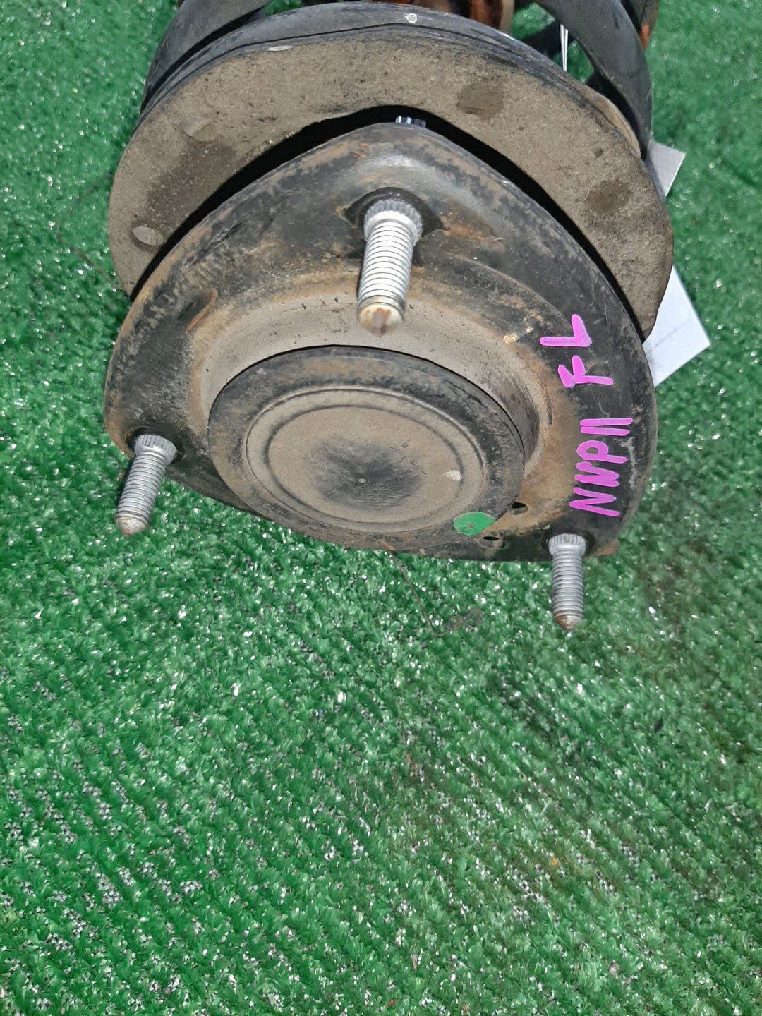 Стойка левая передняя TOYOTA FUNCARGO, IST, PLATZ, RAUM, VITZ, WILL VI, PROBOX, BB, PORTE, SUCCEED, WILL CYPHA NCP20, NCP21, NCP60, NCP61, NCP12, SCP11, NCZ20, SCP10, NCP10, SCP13, NCP13, NCP19, NCP51V, NCP58G, NCP50V, NLP51, NCP52V, NCP30, NCP31, NC
