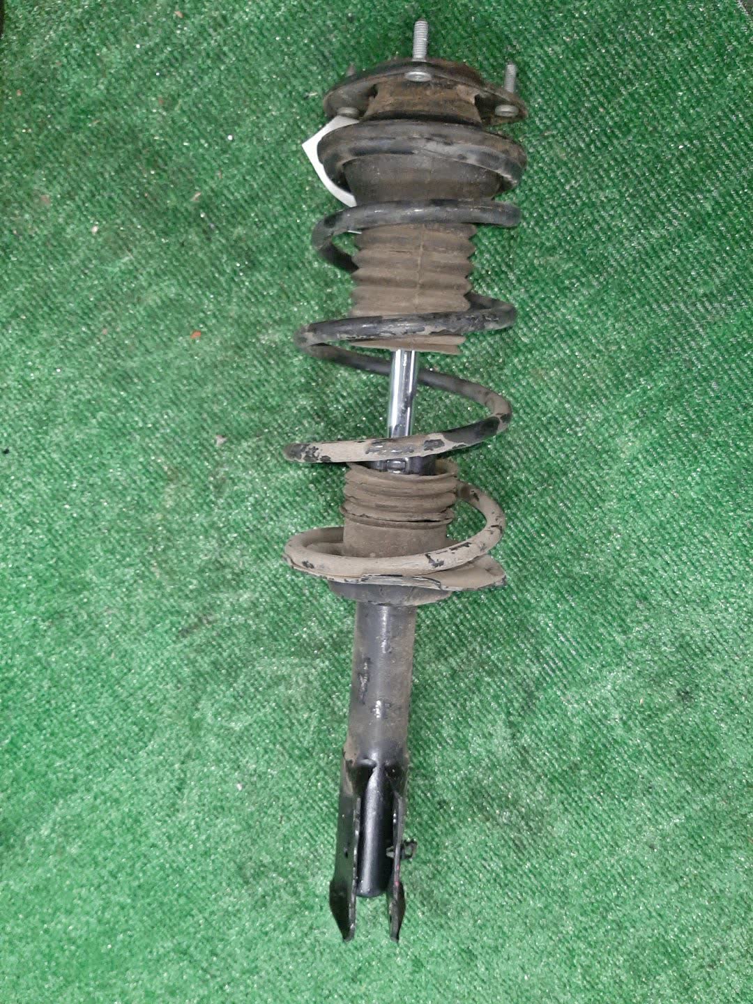 Стойка левая передняя TOYOTA FUNCARGO, IST, PLATZ, RAUM, VITZ, WILL VI, PROBOX, BB, PORTE, SUCCEED, WILL CYPHA NCP20, NCP21, NCP60, NCP61, NCP12, SCP11, NCZ20, SCP10, NCP10, SCP13, NCP13, NCP19, NCP51V, NCP58G, NCP50V, NLP51, NCP52V, NCP30, NCP31, NC