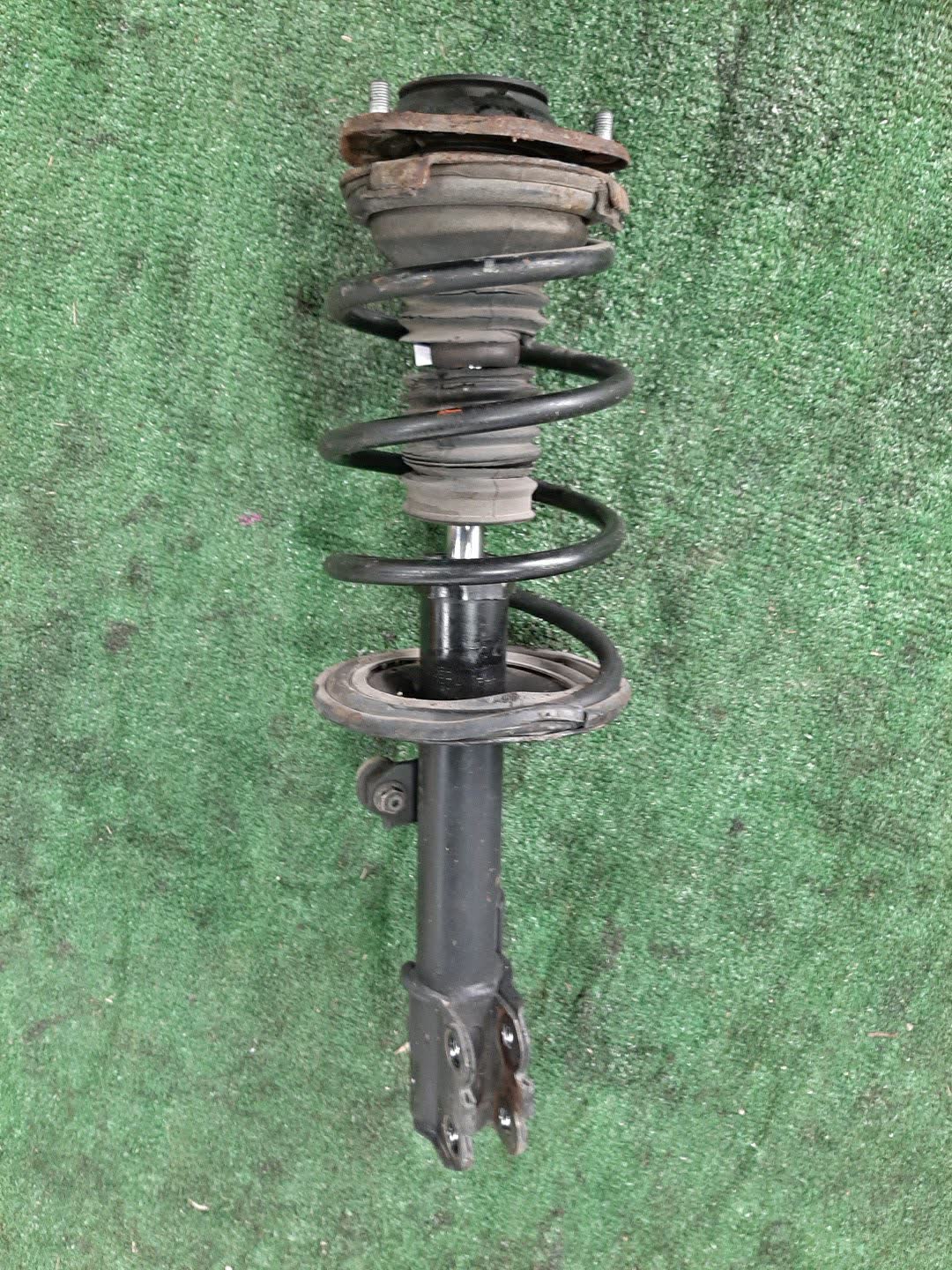 Стойка правая передняя TOYOTA OPA ACT10, ZCT10 1AZ-FSE, 1ZZ-FE 1 ракурс