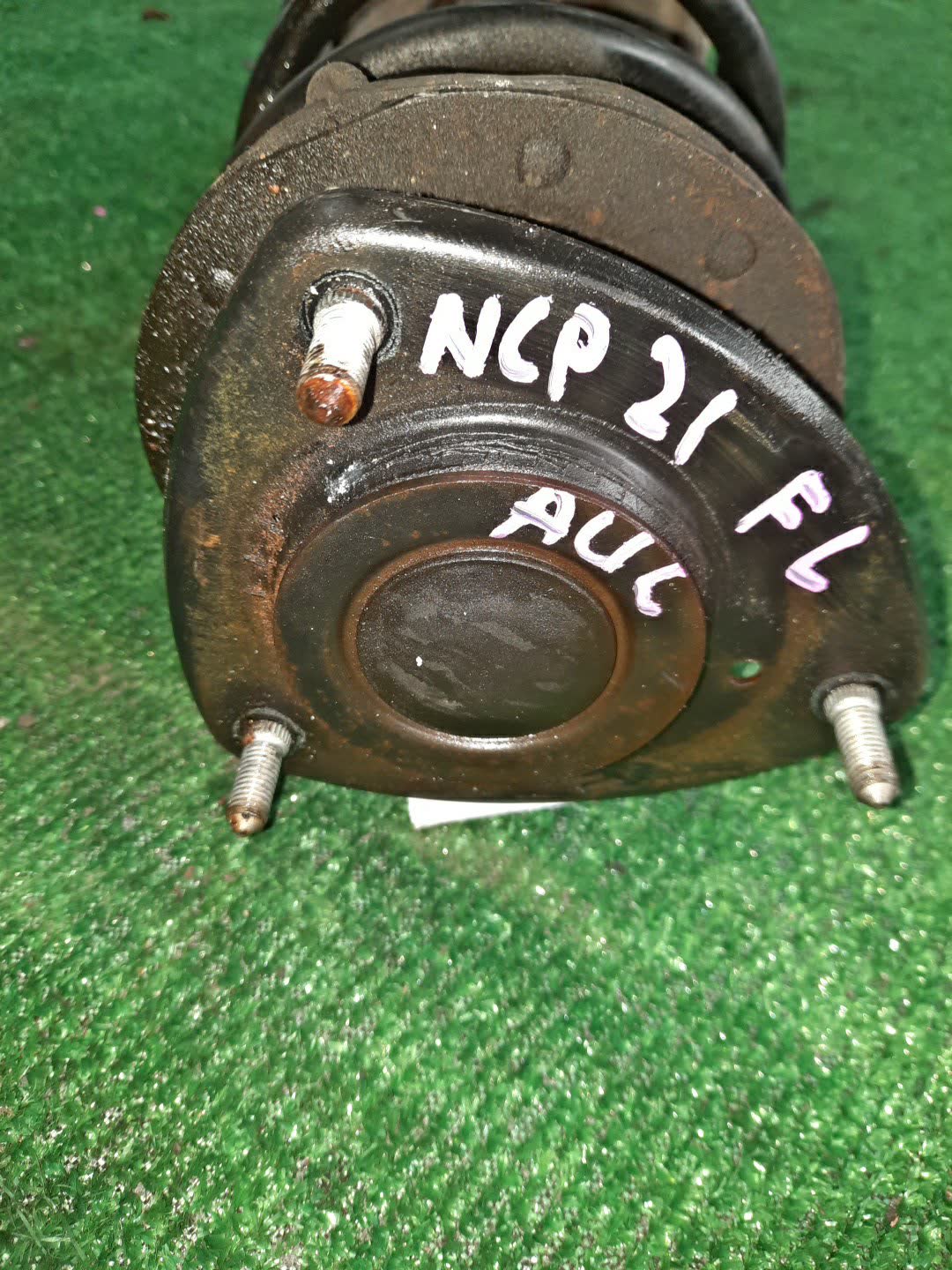 Стойка левая передняя TOYOTA FUNCARGO, IST, PLATZ, RAUM, VITZ, WILL VI, PROBOX, BB, PORTE, SUCCEED, WILL CYPHA NCP20, NCP21, NCP60, NCP61, NCP12, SCP11, NCZ20, SCP10, NCP10, SCP13, NCP13, NCP19, NCP51V, NCP58G, NCP50V, NLP51, NCP52V, NCP30, NCP31, NC