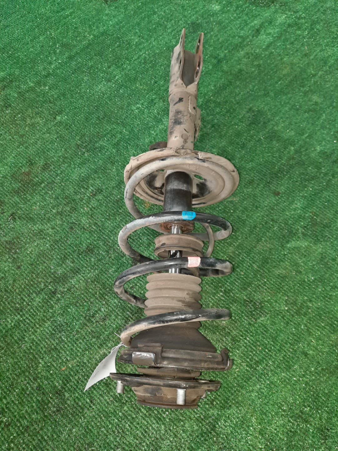 Стойка левая передняя TOYOTA OPA ACT10, ZCT10 1AZ-FSE, 1ZZ-FE 1 ракурс