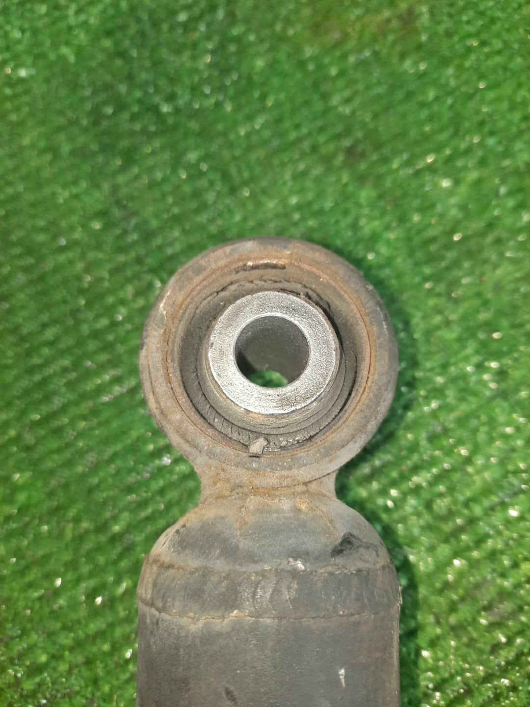 Стойка правая передняя TOYOTA BREVIS, CROWN, MARK II BLIT, PROGRES, VEROSSA, MARK II, CROWN ESTATE JCG10, JCG11, GS171, JZS175, JZS171, JKS175, JZX110W, GX110W, GX110, JZX110 1JZ-FSE, 2JZ-FSE, 1G-FE, 1JZ-GE 3 ракурс