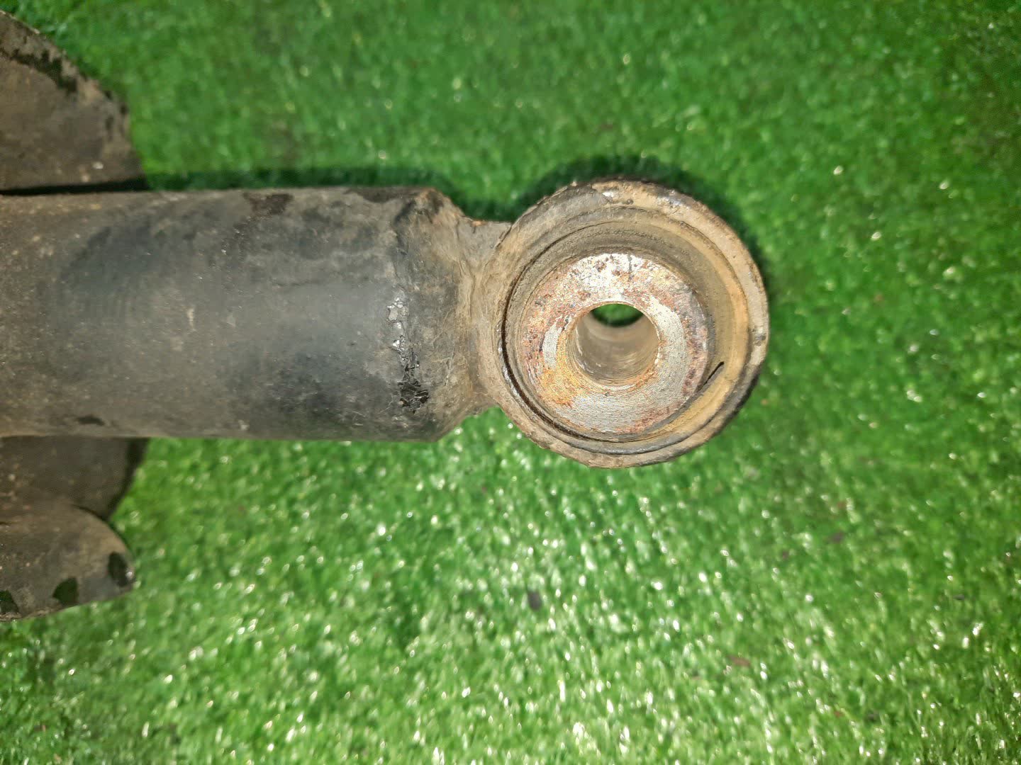 Стойка левая задняя HONDA CIVIC, CIVIC FERIO EU3, ES1, EU1, ES2, ES3, EU4, ES9, EU2, ET2 D17A, D15B, LDA 2 ракурс
