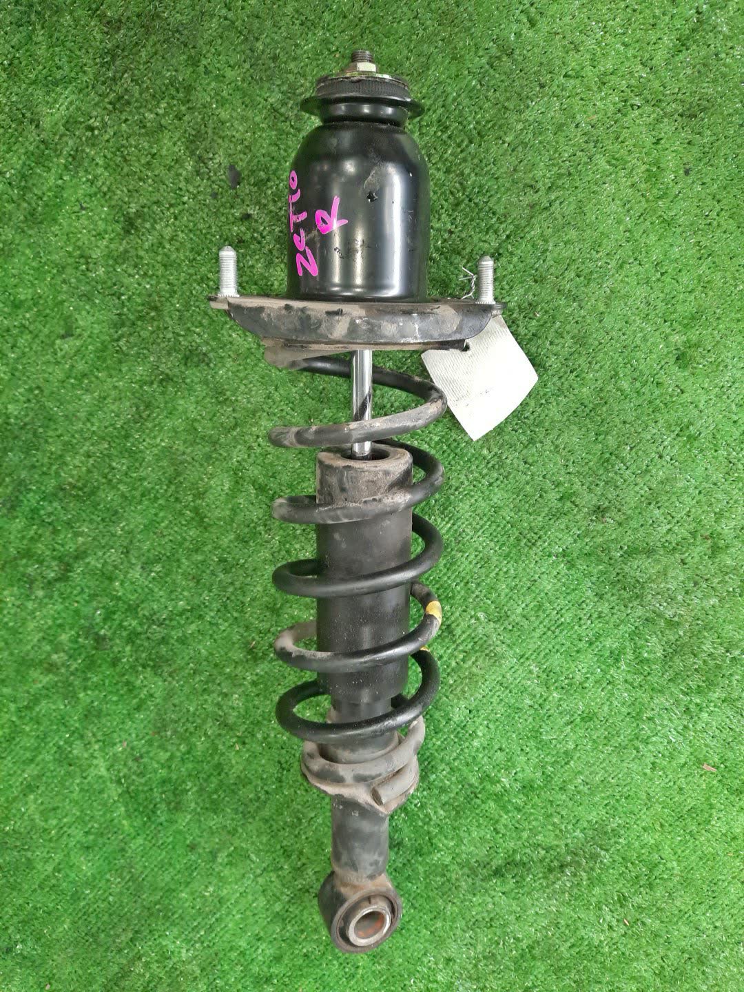 Стойка правая задняя TOYOTA COROLLA, OPA, PREMIO, COROLLA SPACIO, VISTA, ALLION, COROLLA FIELDER, ALLEX, COROLLA RUNX, SIENTA, WILL VS, VISTA ARDEO, COROLLA  AXIO NZE121, NZE120, NZE141, ZZE122, CE121, ZZE123, ACT10, ZCT10, ZZT240, NZT240, AZT240, NZ